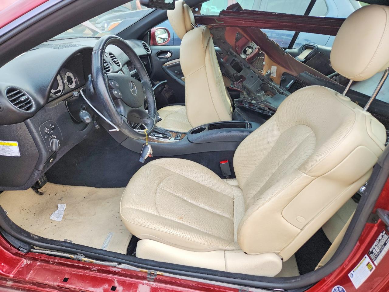 2009 Mercedes-benz Clk 550 Red vin: WDBTK72F69T102530