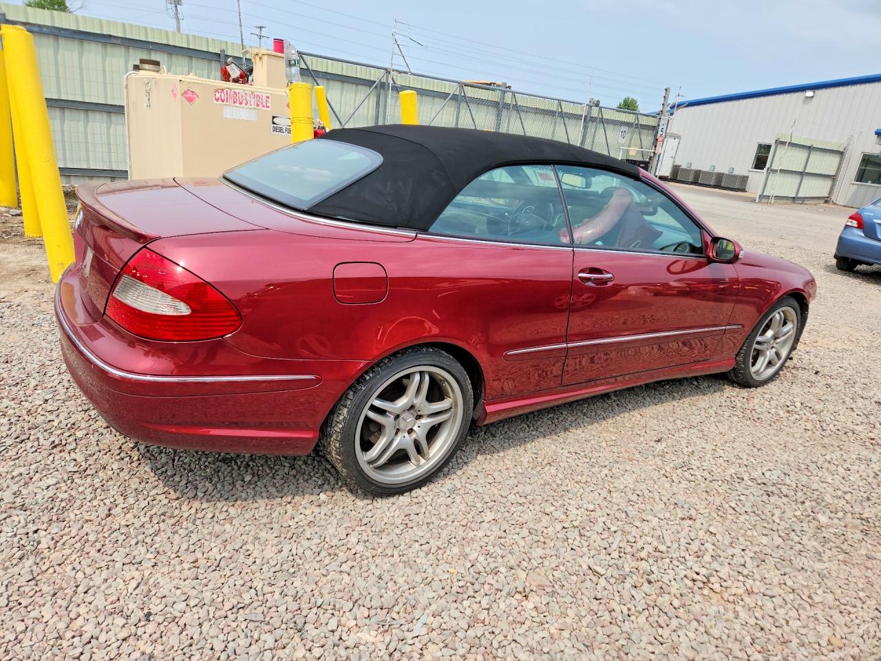 2009 Mercedes-benz Clk 550 Red vin: WDBTK72F69T102530