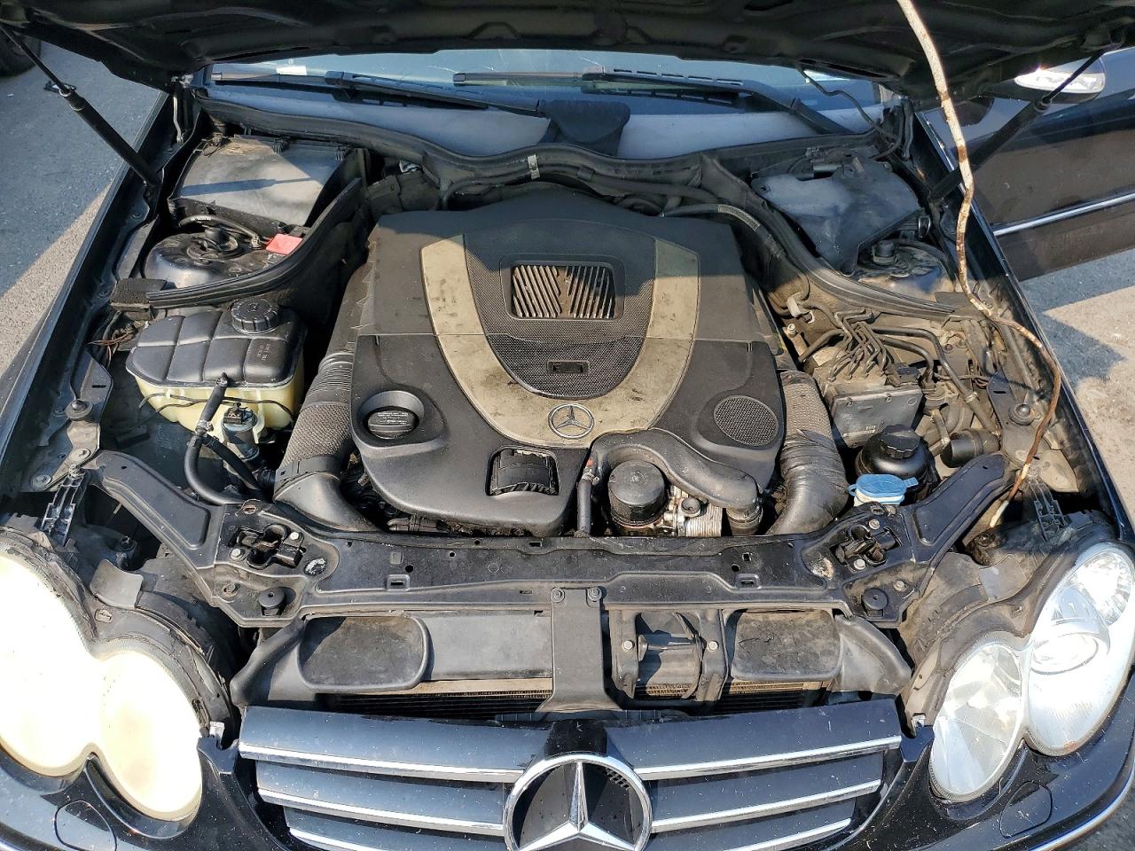 2009 Mercedes-benz Clk 550 Black vin: WDBTK72F69T106576