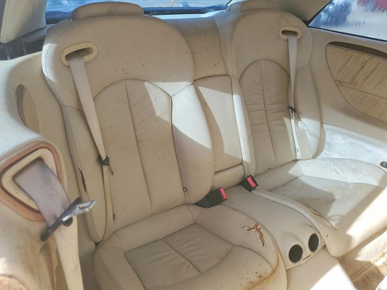 2008 Mercedes-benz Clk 550 White vin: WDBTK72F78T094128