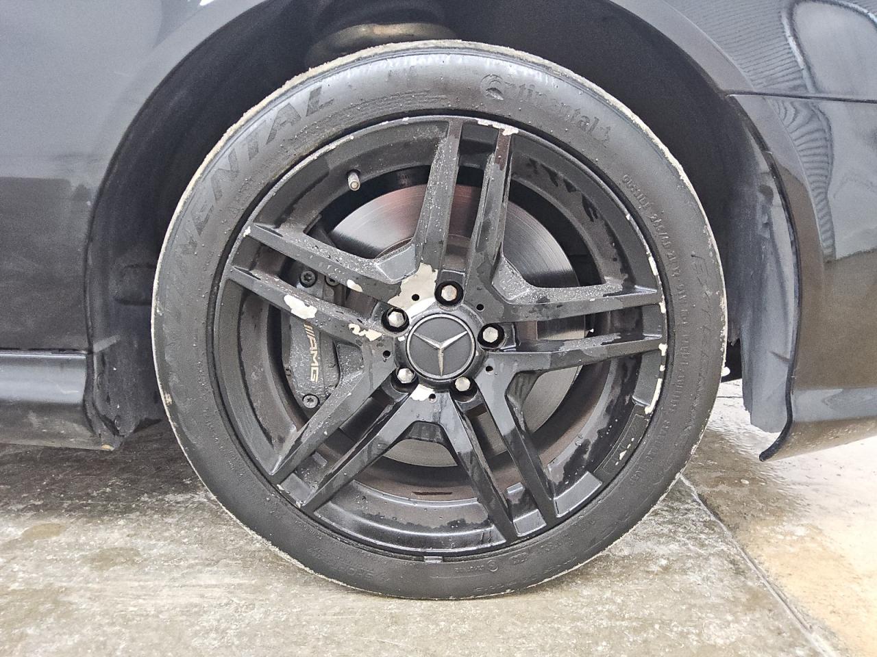 2007 Mercedes-benz Clk 550 Black vin: WDBTK72F87T075585 Damage: Right Front Wheel, Curb Rash, > 12 Inches