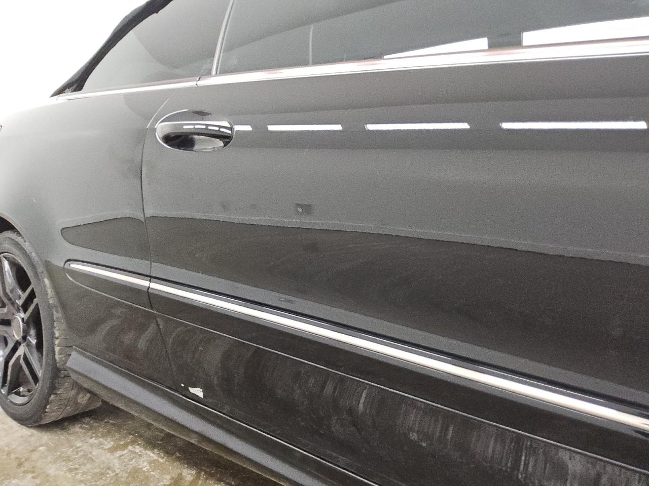 2007 Mercedes-benz Clk 550 Black vin: WDBTK72F87T075585 Damage: Right Front Door, Light Scratch, 1 To 2 Inches