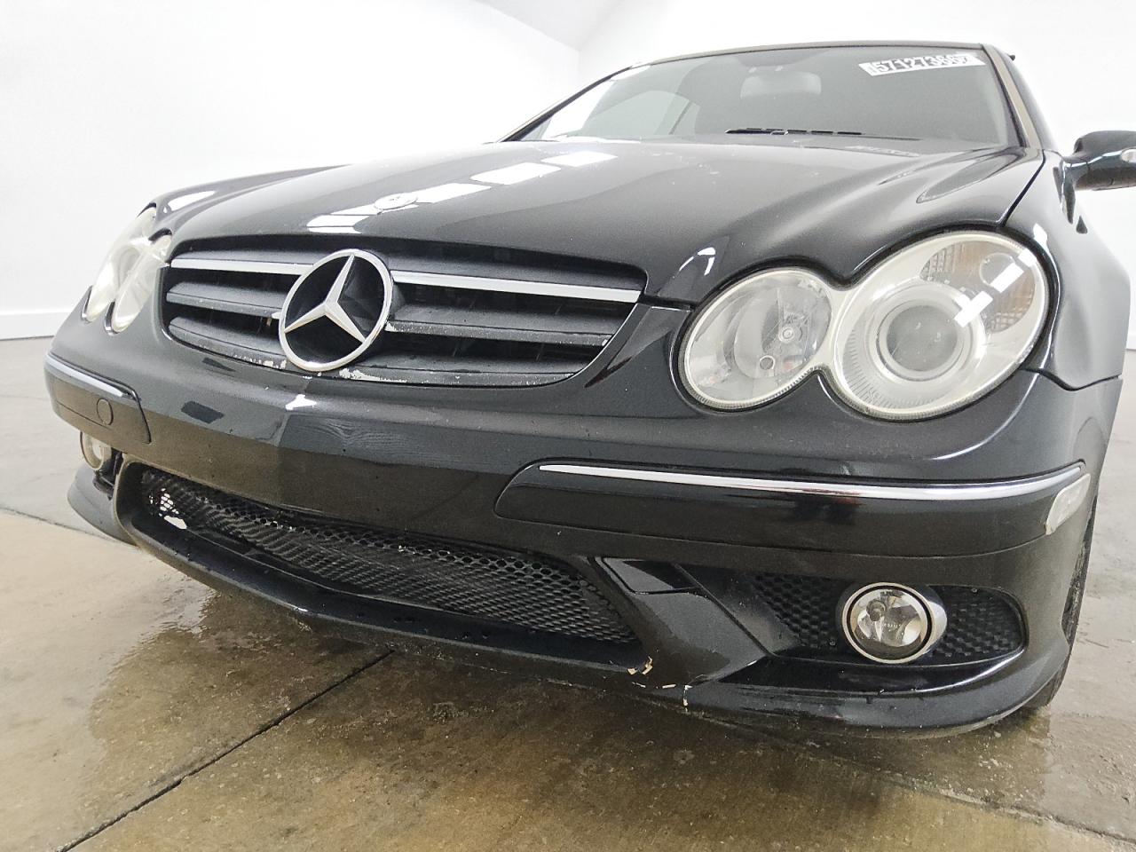 2007 Mercedes-benz Clk 550 Black vin: WDBTK72F87T075585 Damage: Front Bumper, Curb Rash, 3 To 4 Inches