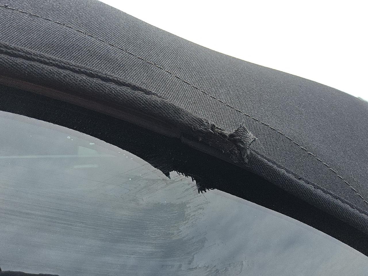 2007 Mercedes-benz Clk 550 Black vin: WDBTK72F87T075585 Damage: Convertible Top, Worn, 1 To 2 Inches