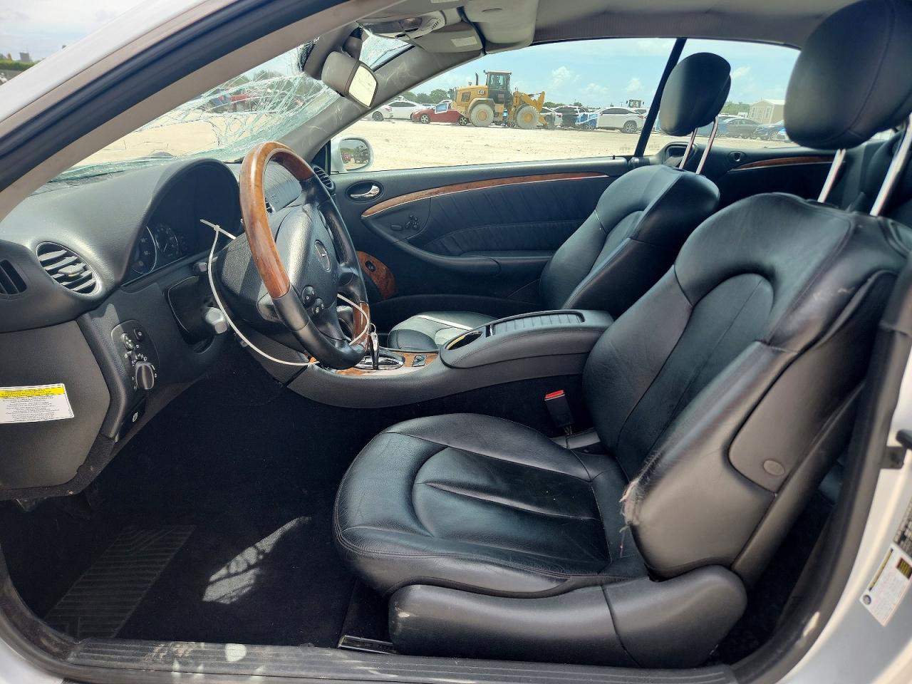 2008 Mercedes-benz Clk 550 Серебряный vin: WDBTK72F88T088533