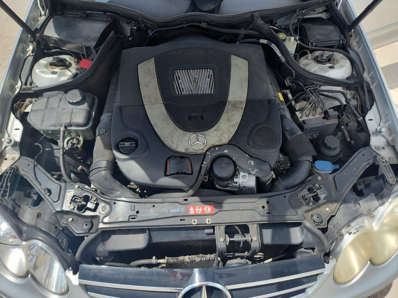 2008 Mercedes-benz Clk 550 Серебряный vin: WDBTK72F88T088533