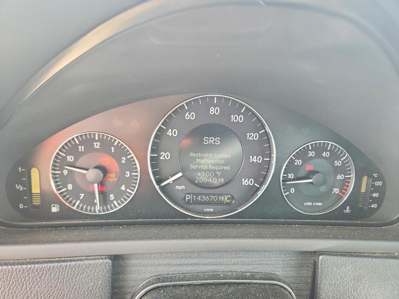 2008 Mercedes-benz Clk 550 Серебряный vin: WDBTK72F88T088533