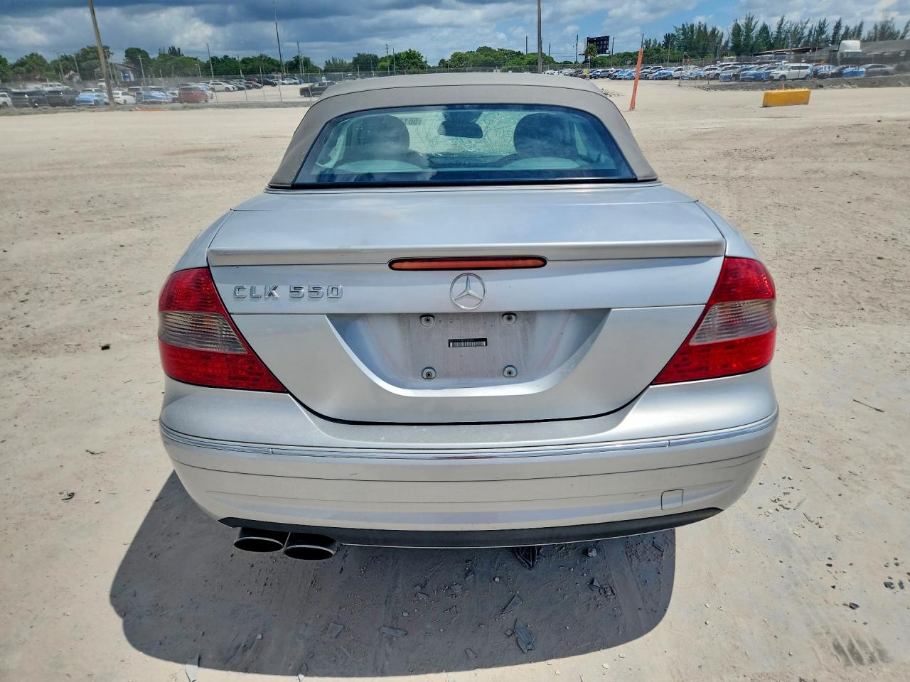 2008 Mercedes-benz Clk 550 Серебряный vin: WDBTK72F88T088533