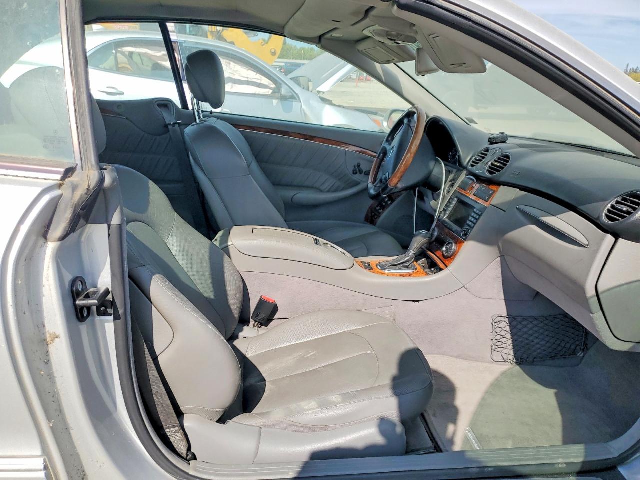 2009 Mercedes-benz Clk 550 Silver vin: WDBTK72G89T101176