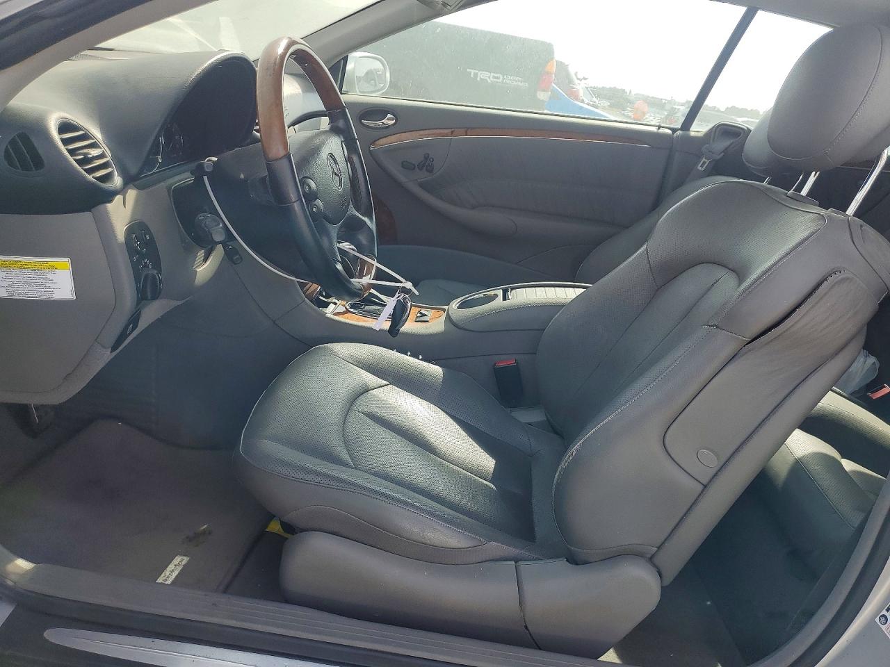 2009 Mercedes-benz Clk 550 Silver vin: WDBTK72G89T101176