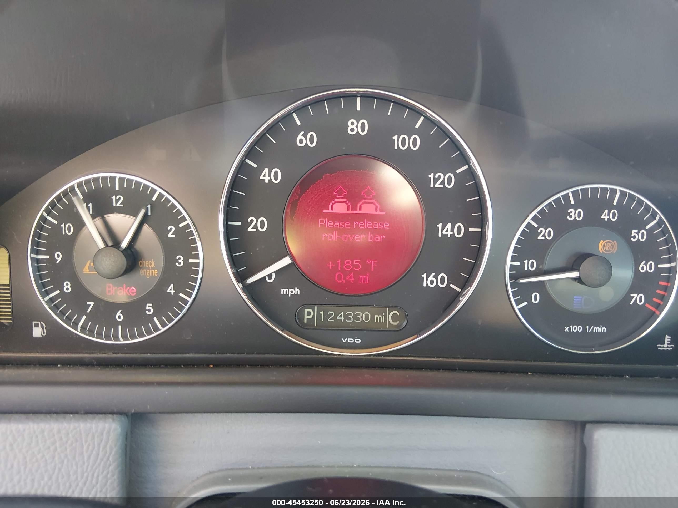 2007 Mercedes-benz Clk 550   Серебряный vin: WDBTK72GX7T086175