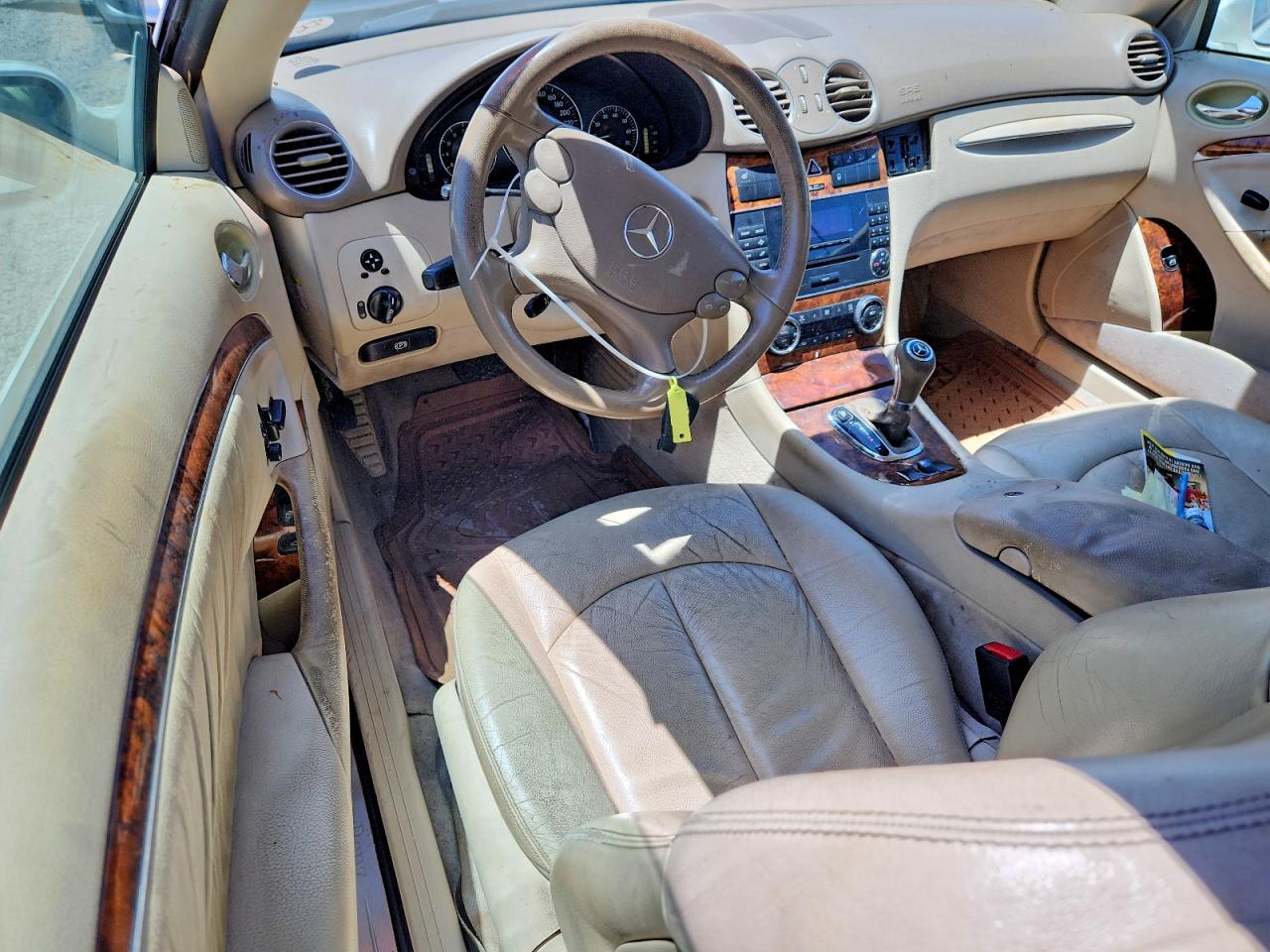 2006 Mercedes-benz Clk 500 White vin: WDBTK75G16T056816