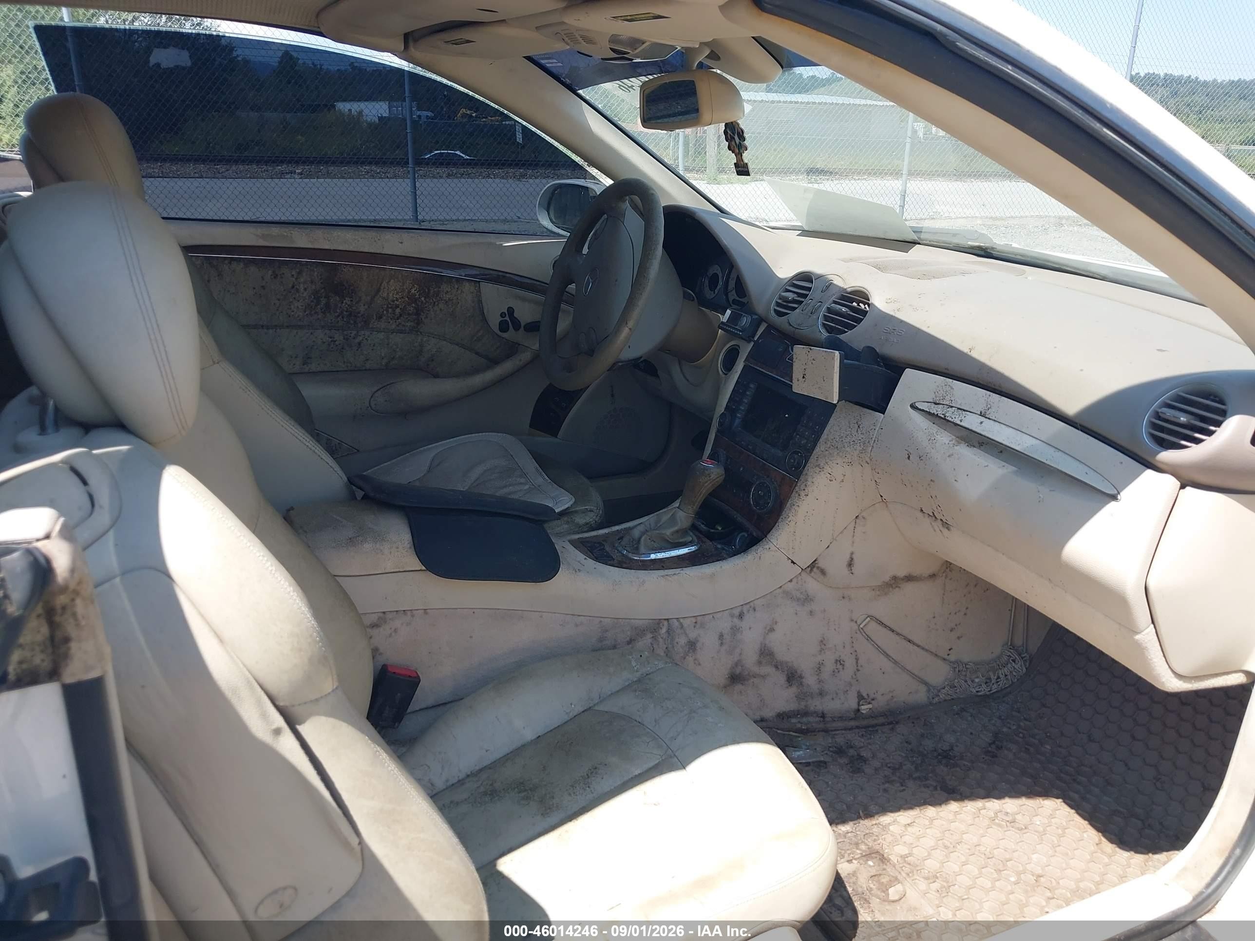 2006 Mercedes-benz Clk 500   White vin: WDBTK75G76T058487