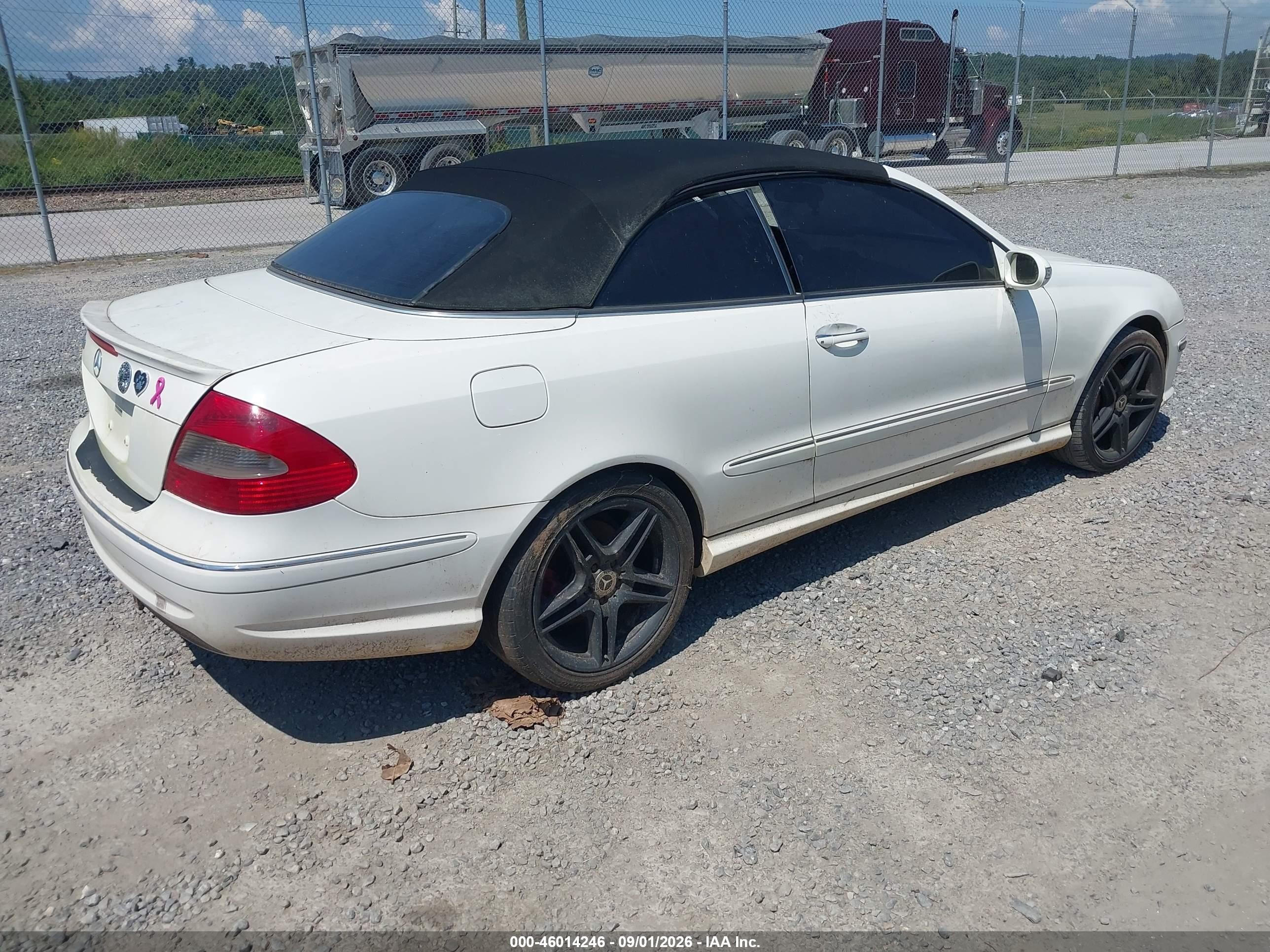2006 Mercedes-benz Clk 500   White vin: WDBTK75G76T058487