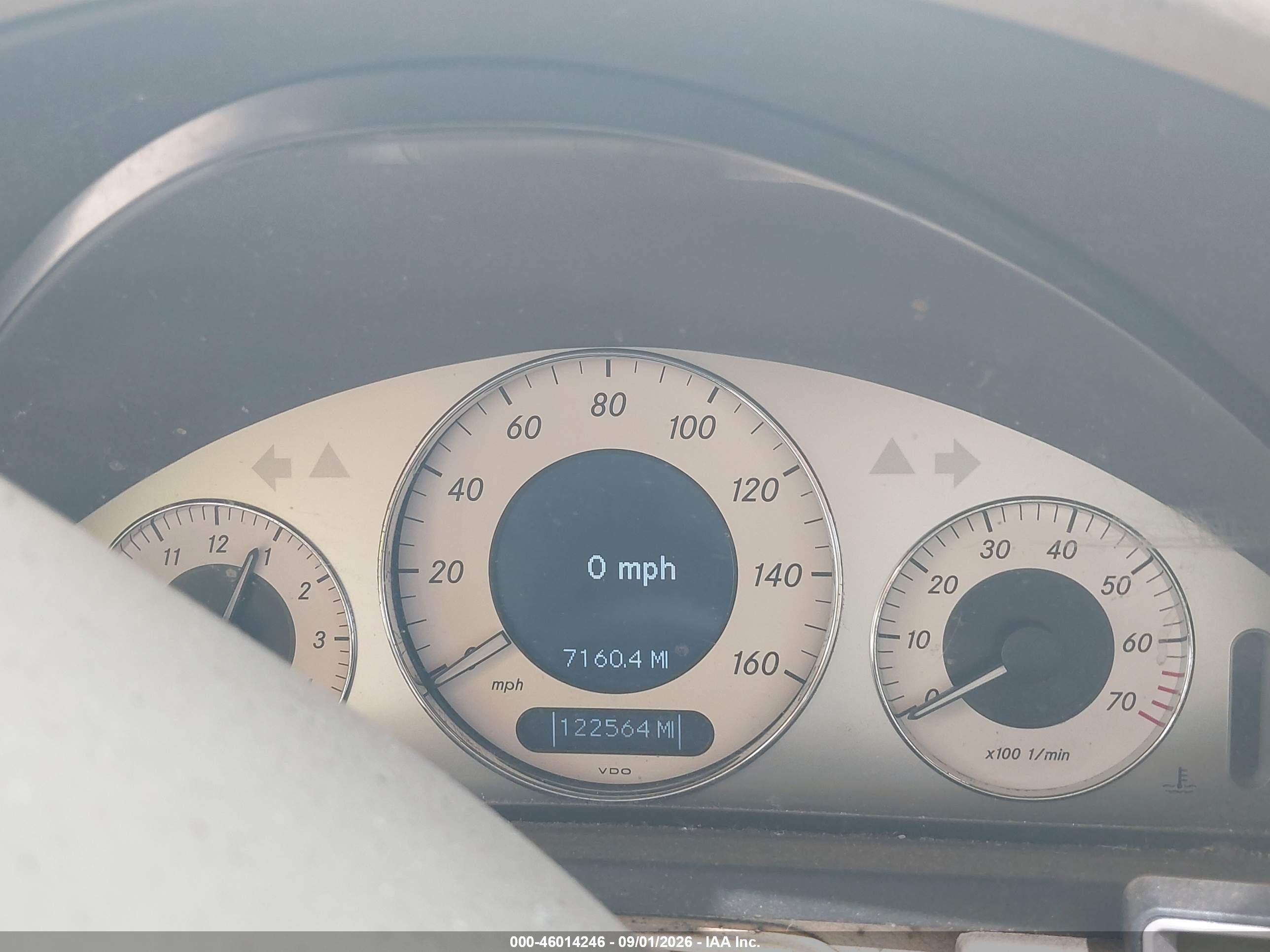 2006 Mercedes-benz Clk 500   White vin: WDBTK75G76T058487