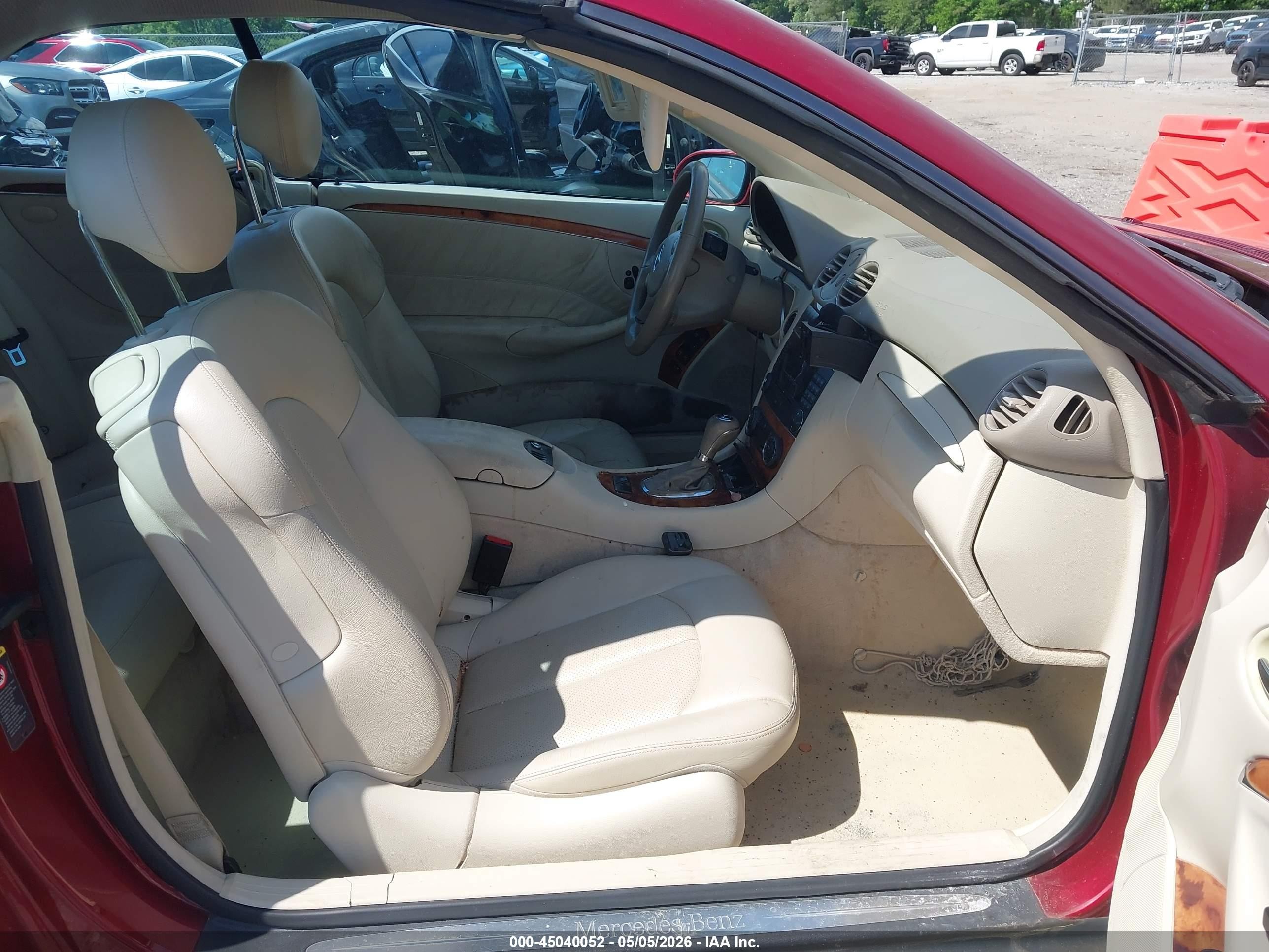 2005 Mercedes-benz Clk 500   Red vin: WDBTK75G85T040174