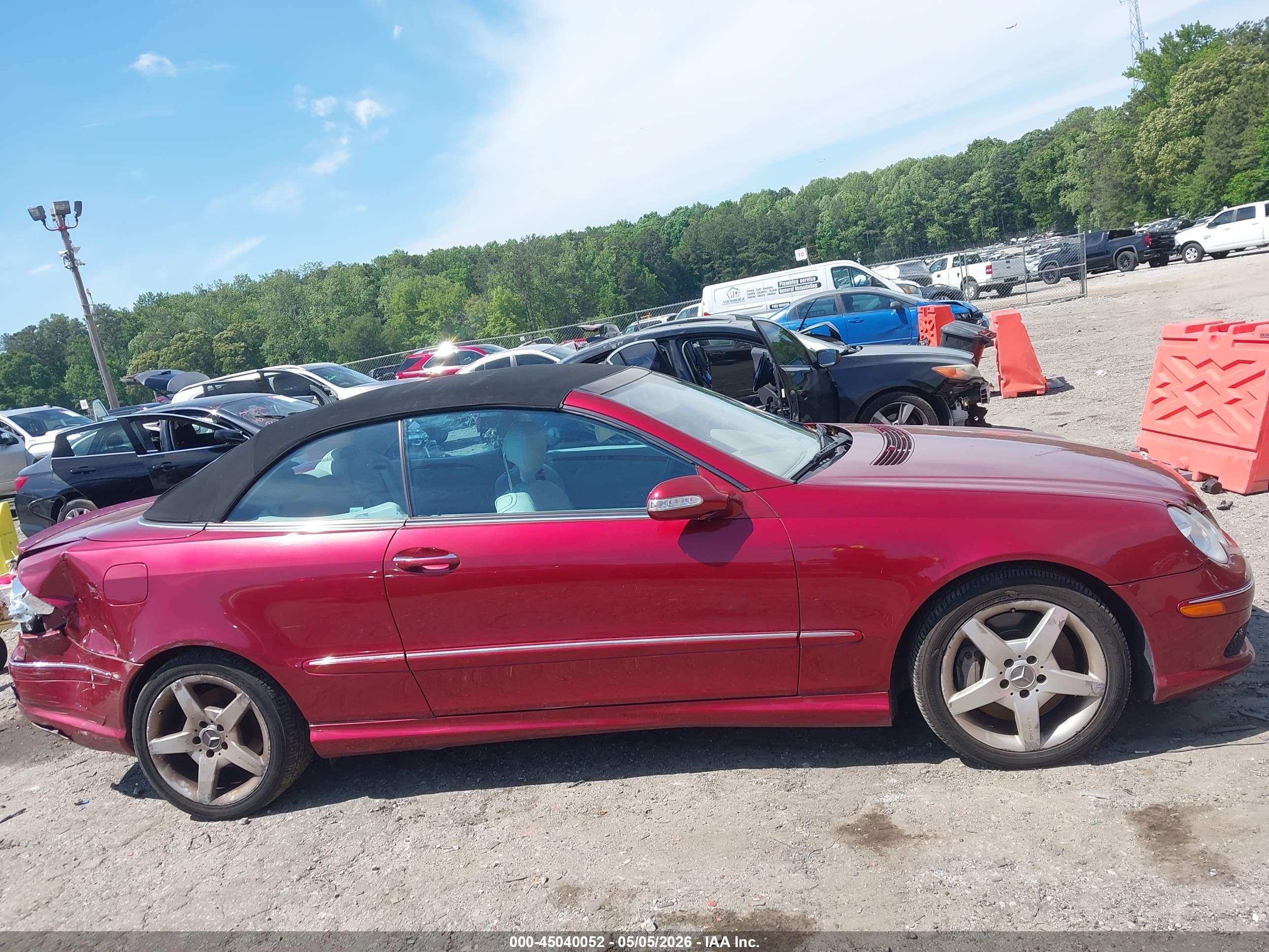 2005 Mercedes-benz Clk 500   Red vin: WDBTK75G85T040174
