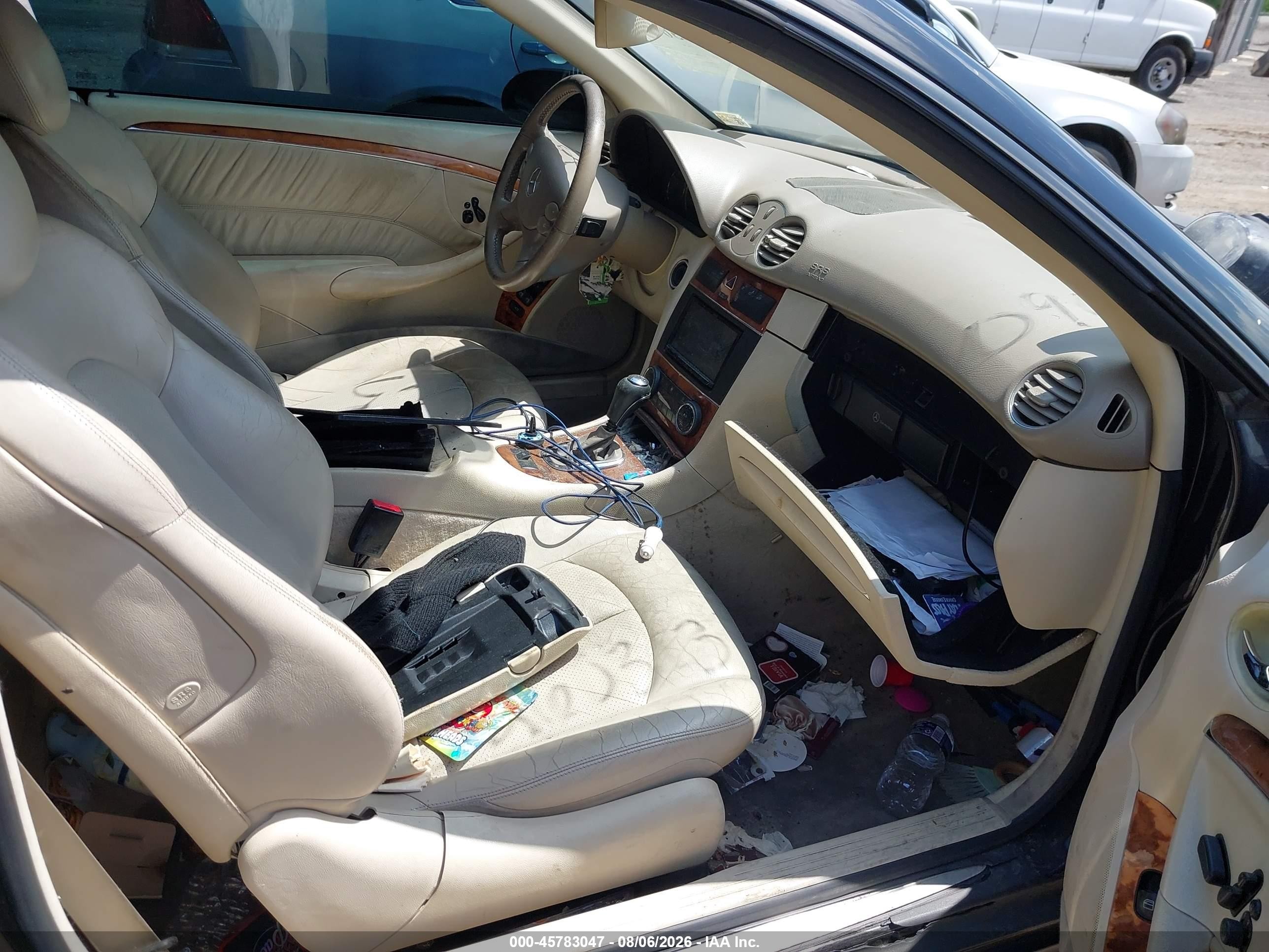 2005 Mercedes-benz Clk 500   Black vin: WDBTK75G85T044029