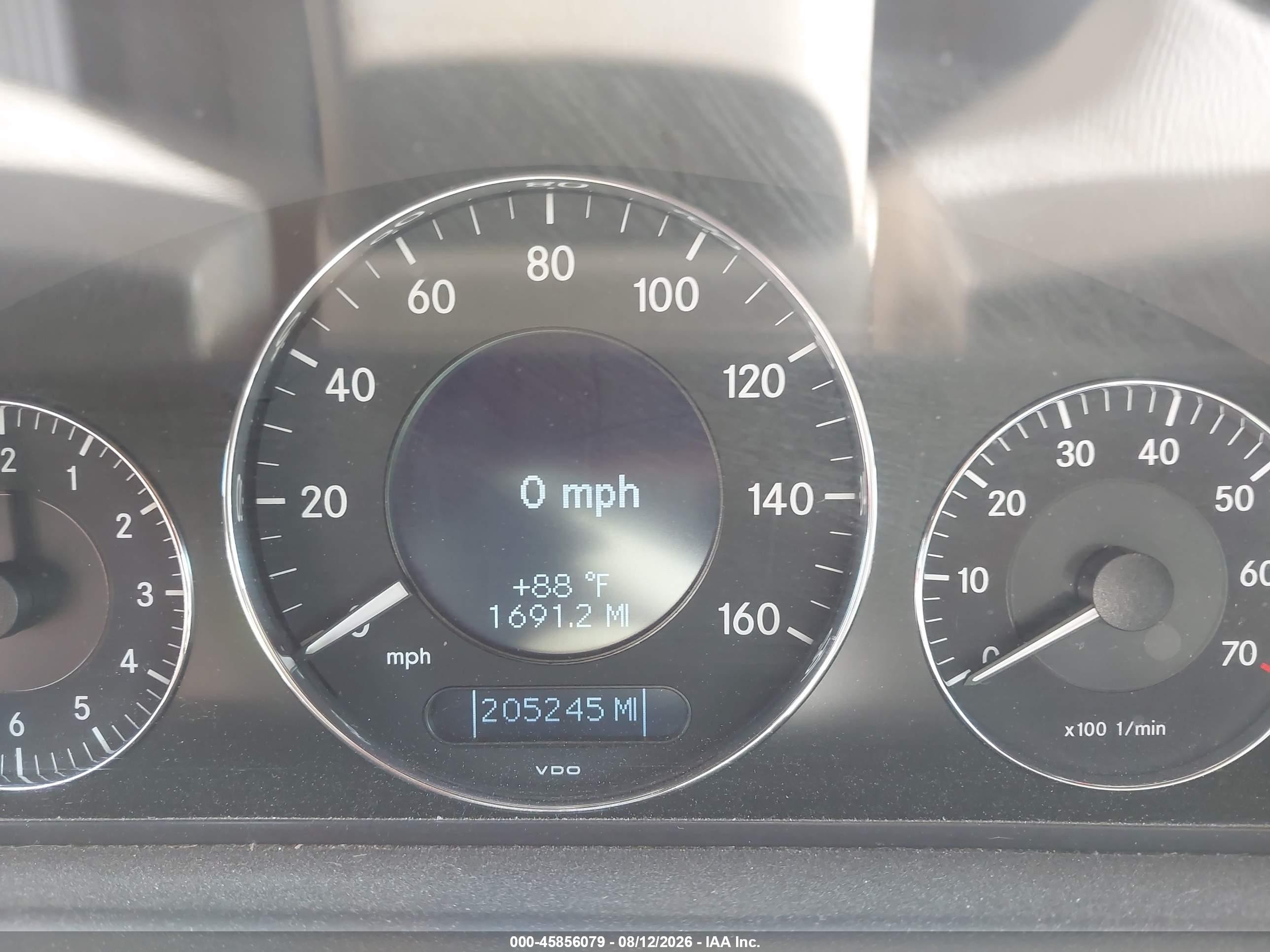 2005 Mercedes-benz Clk 500   Red vin: WDBTK75G95T052852
