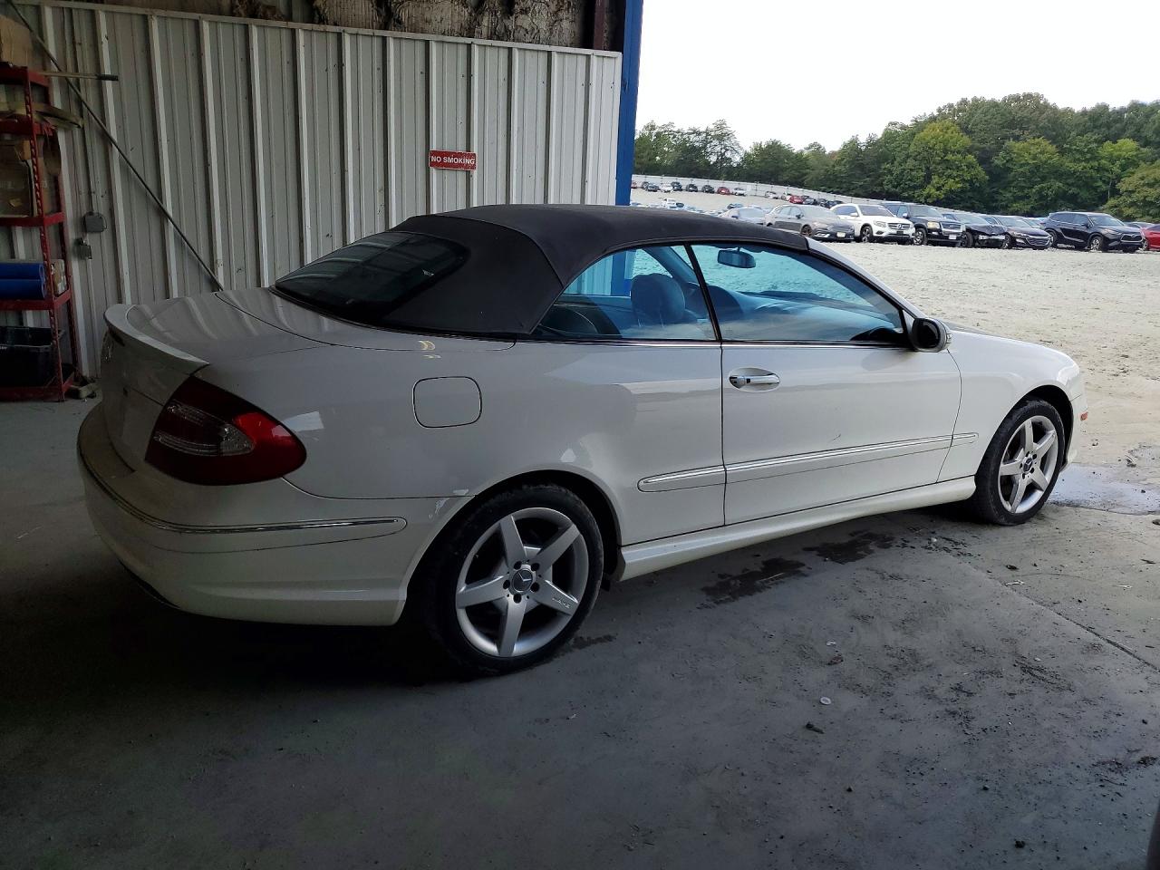 2005 Mercedes-benz Clk 500 White vin: WDBTK75GX5T035378
