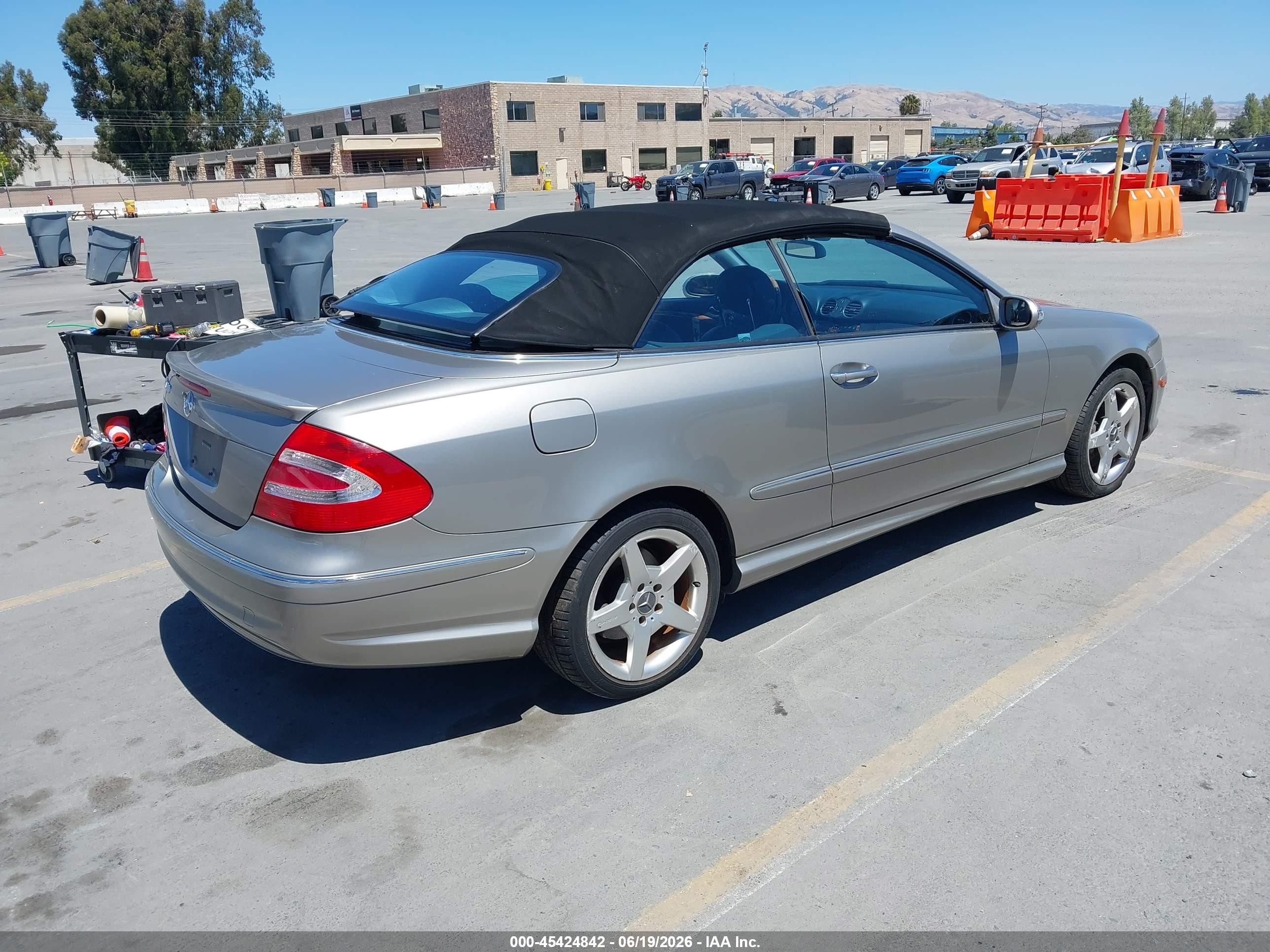 2005 Mercedes-benz Clk 500 Silver vin: WDBTK75J65F137142
