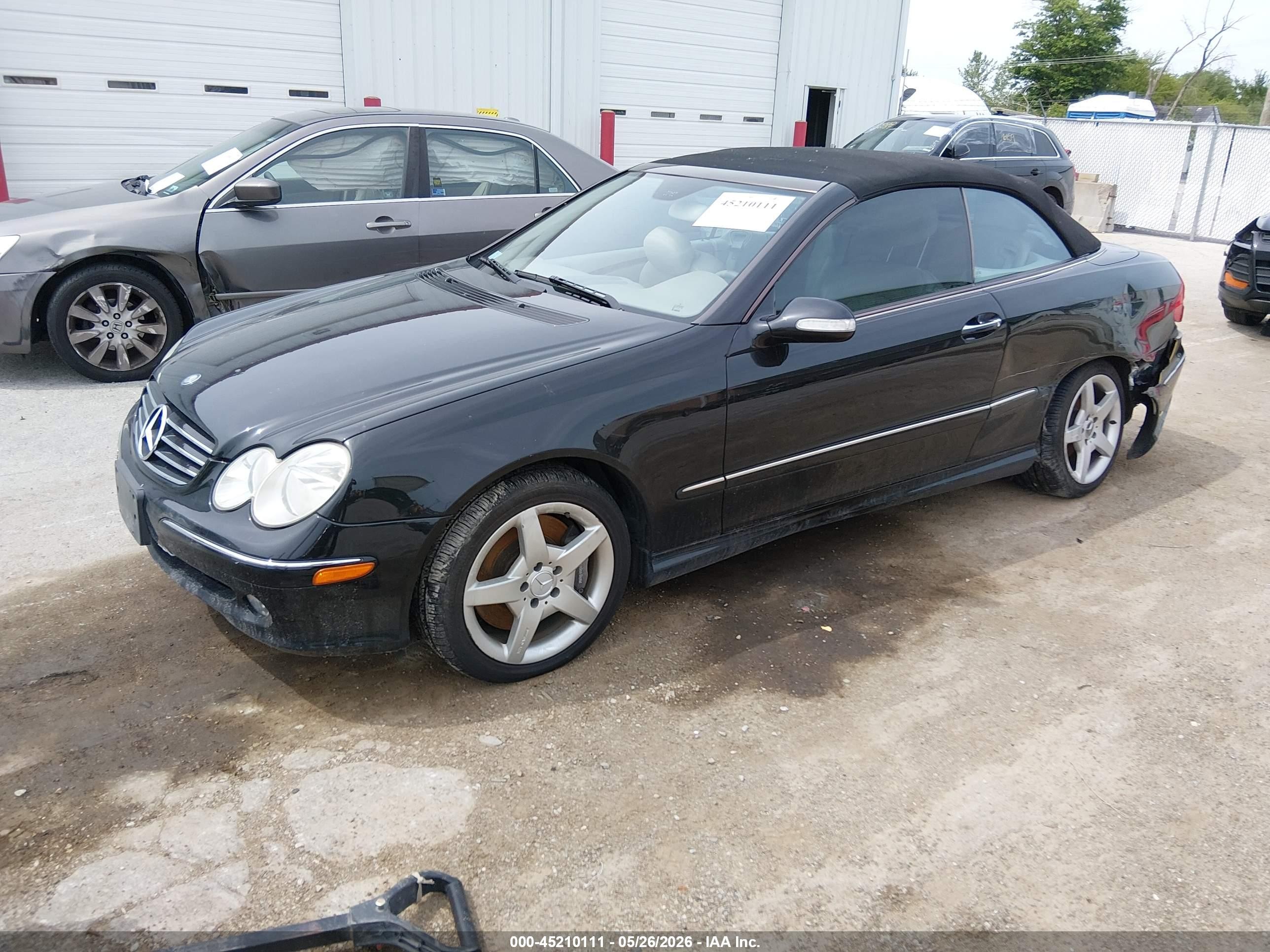 2005 Mercedes-benz Clk 500   Черный vin: WDBTK75JX5F128329