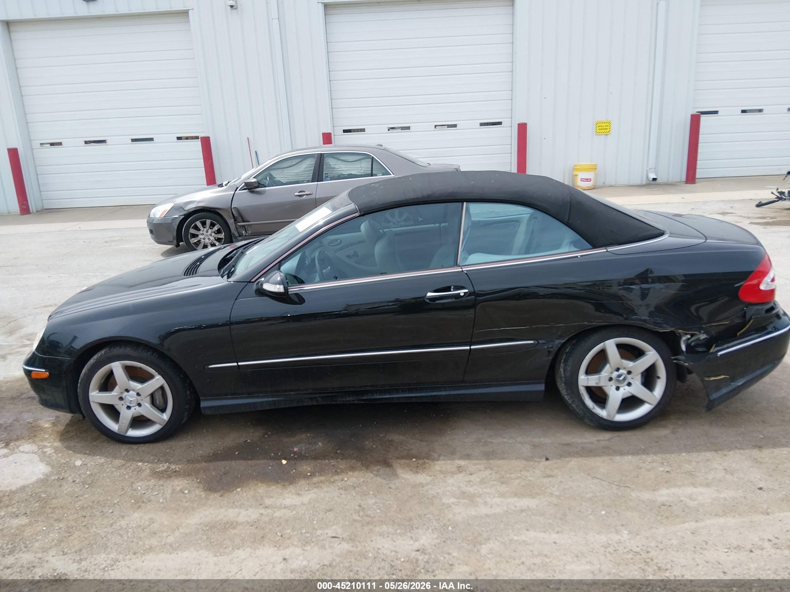 2005 Mercedes-benz Clk 500   Черный vin: WDBTK75JX5F128329