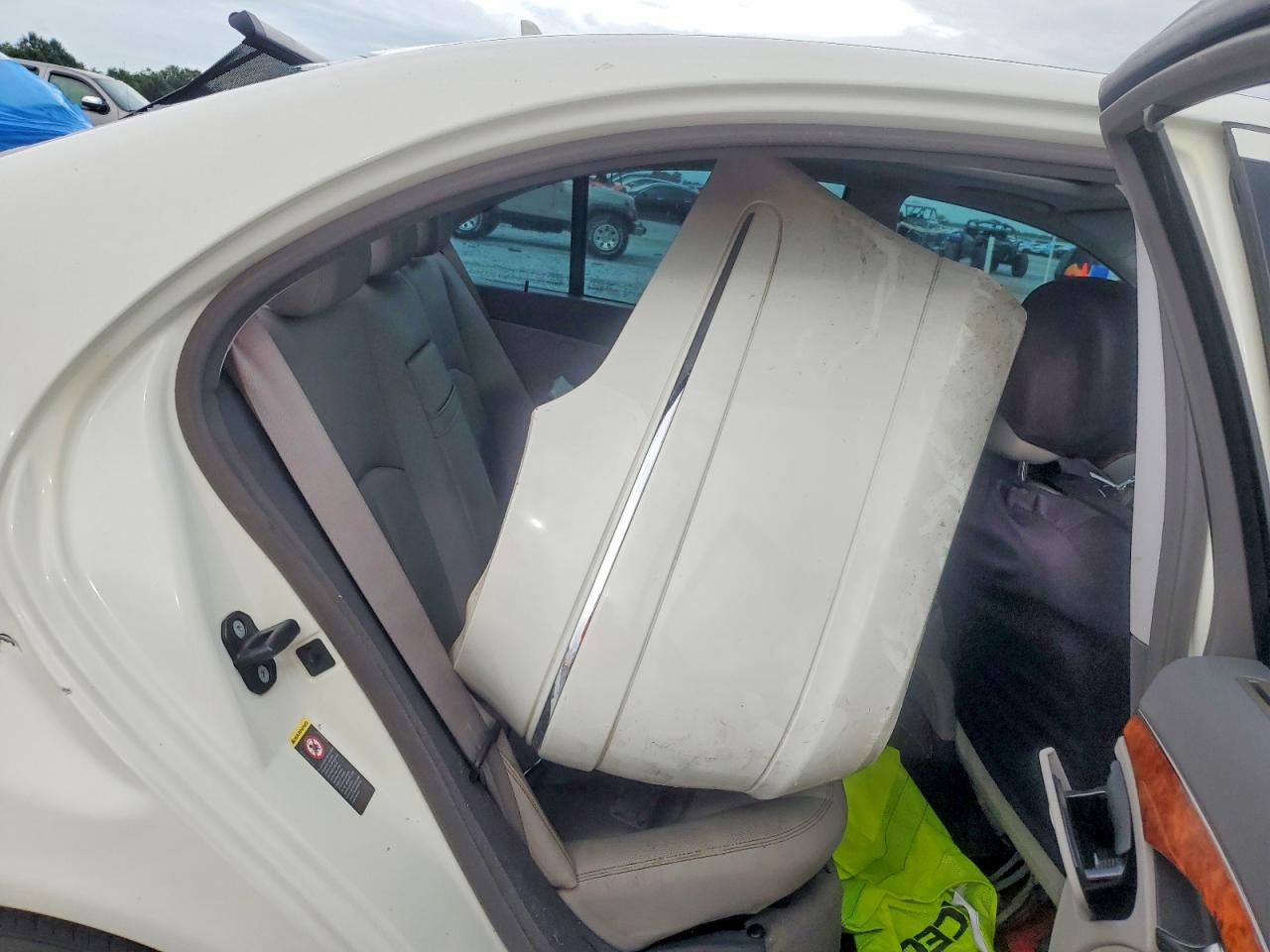 2008 Mercedes-benz E 320 Cdi White vin: WDBUF22X08B270110