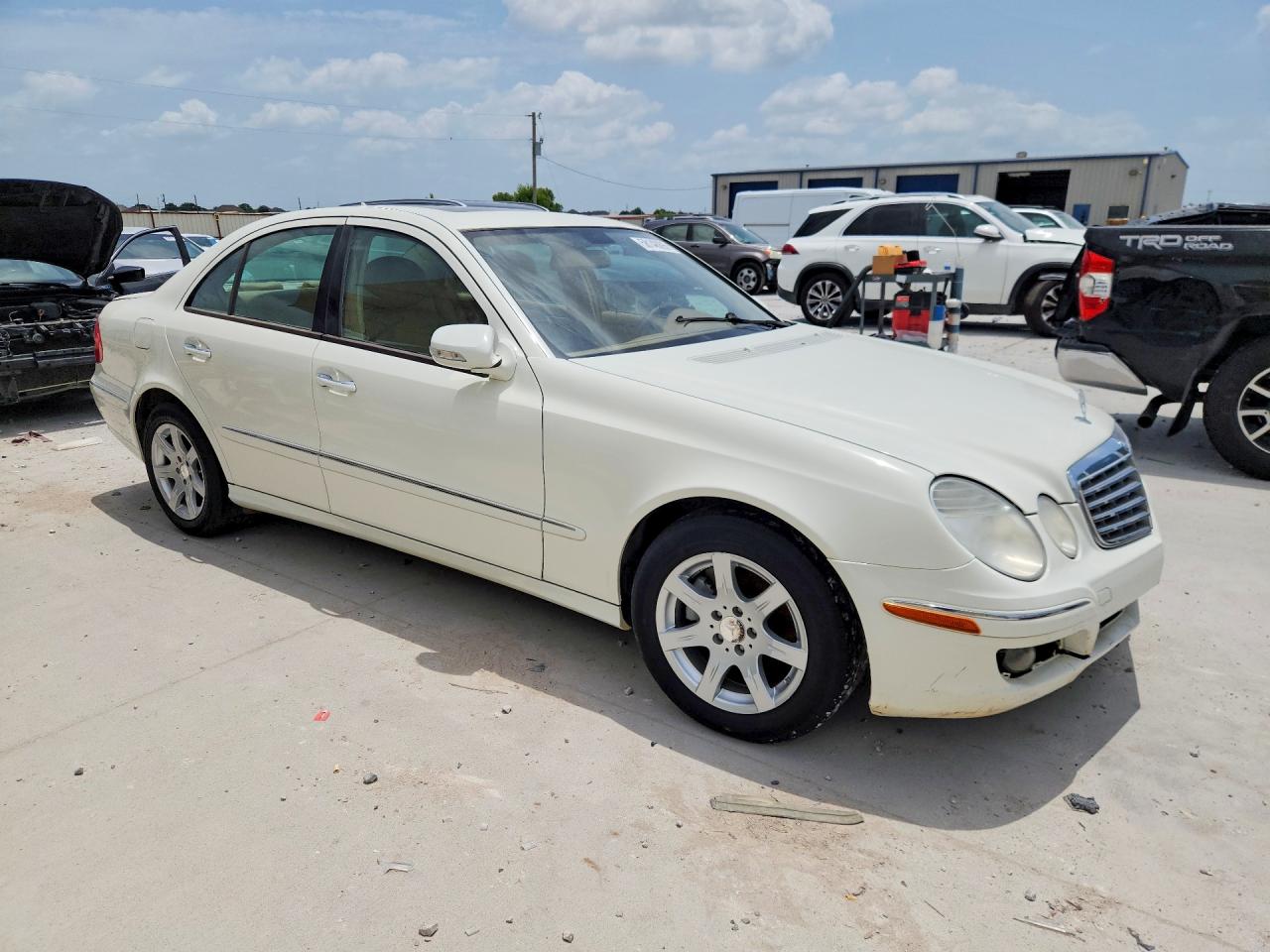 2009 Mercedes-benz E 320 Cdi White vin: WDBUF22X99B396483