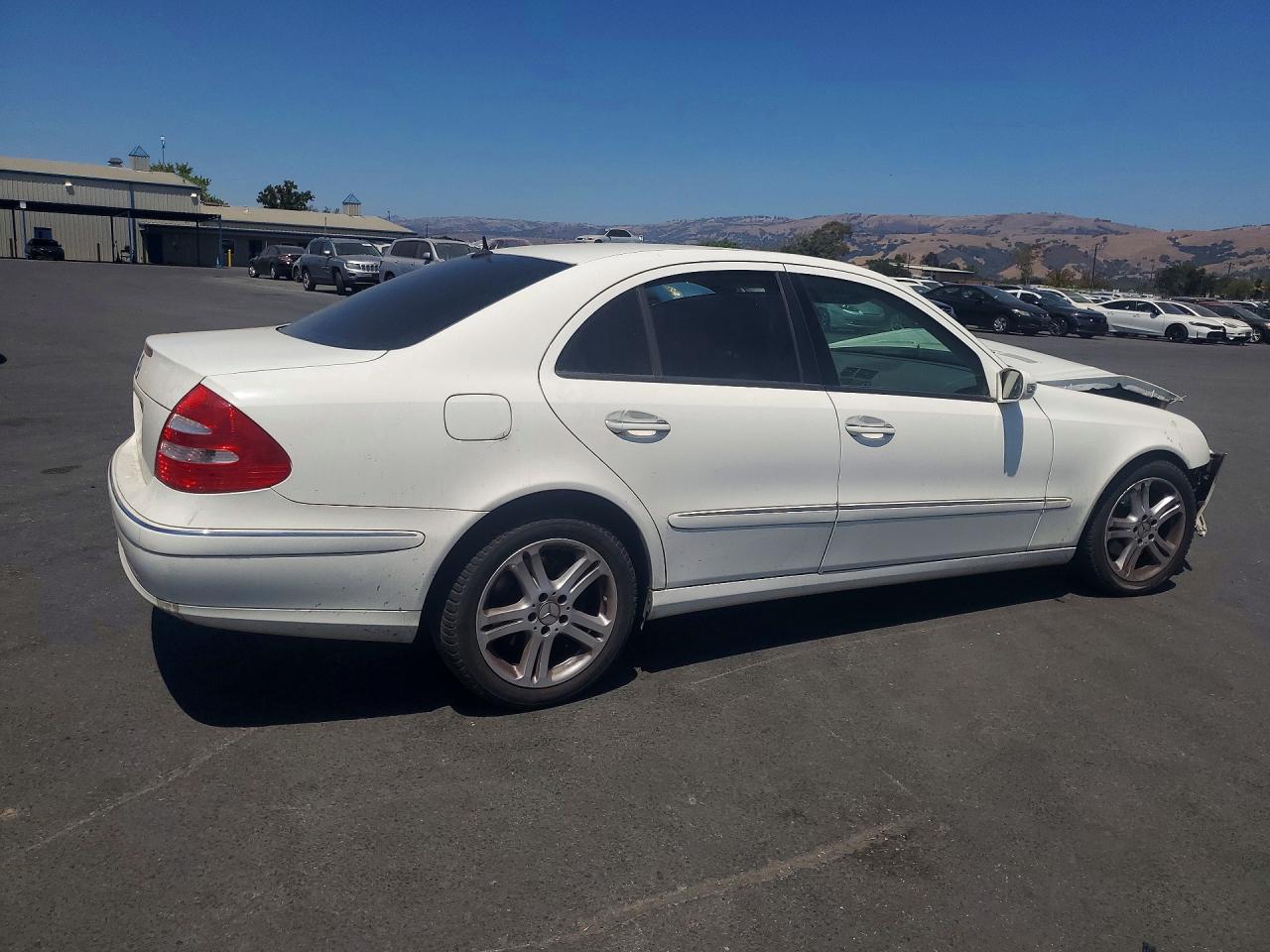 2006 Mercedes-benz E350 White vin: WDBUF56J56A892082