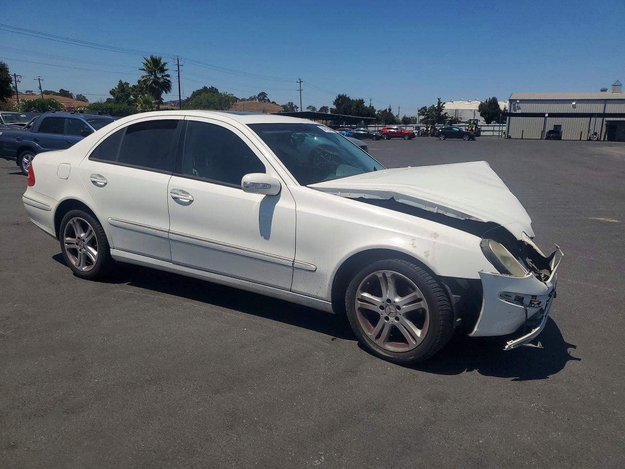 2006 Mercedes-benz E350 White vin: WDBUF56J56A892082