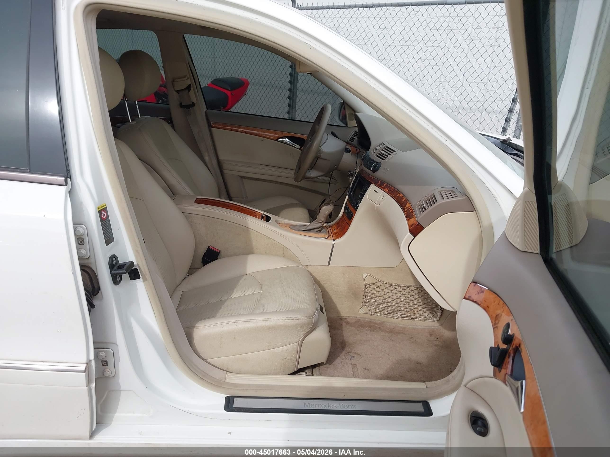 2006 Mercedes-benz E 350   White vin: WDBUF56J56A956881