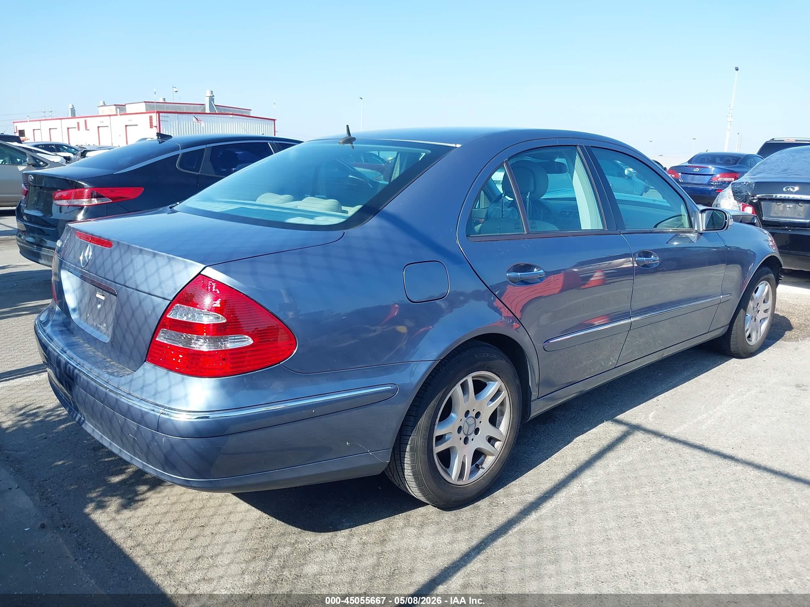 2006 Mercedes-benz E-class 3.5l Серый vin: WDBUF56J76A737128