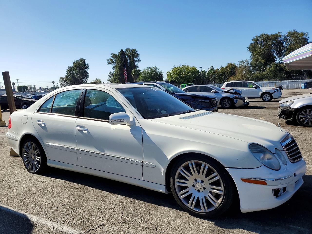 2008 Mercedes-benz E 350 White vin: WDBUF56X08B198675