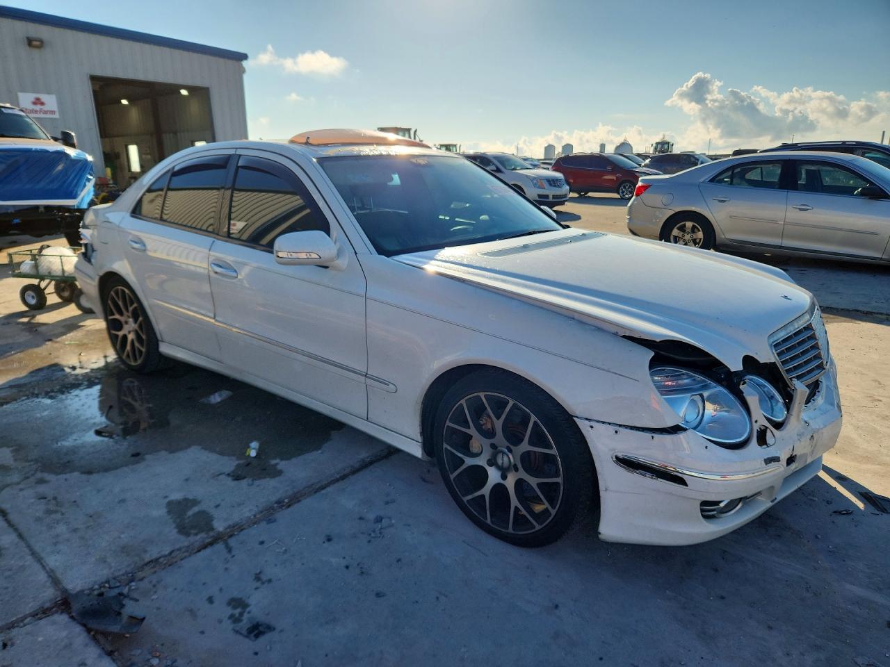 2008 Mercedes-benz E 350 White vin: WDBUF56X08B309872