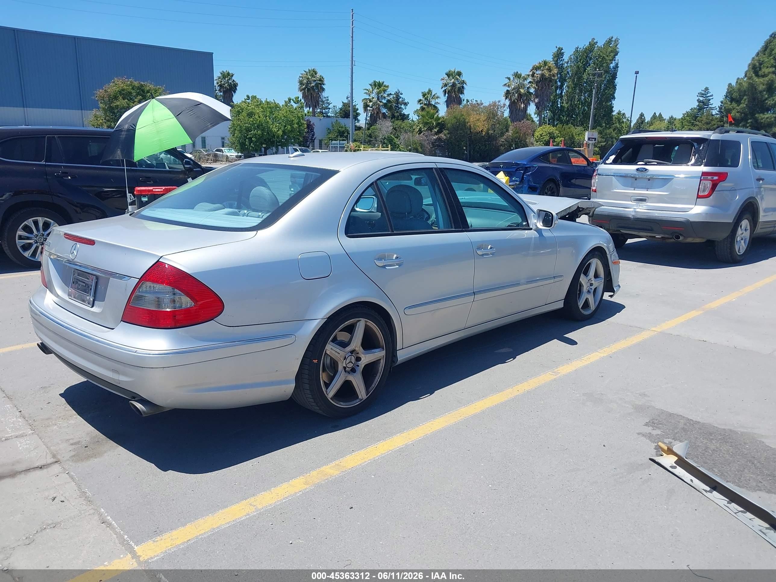 2009 Mercedes-benz E 350   Gray vin: WDBUF56X09B372651