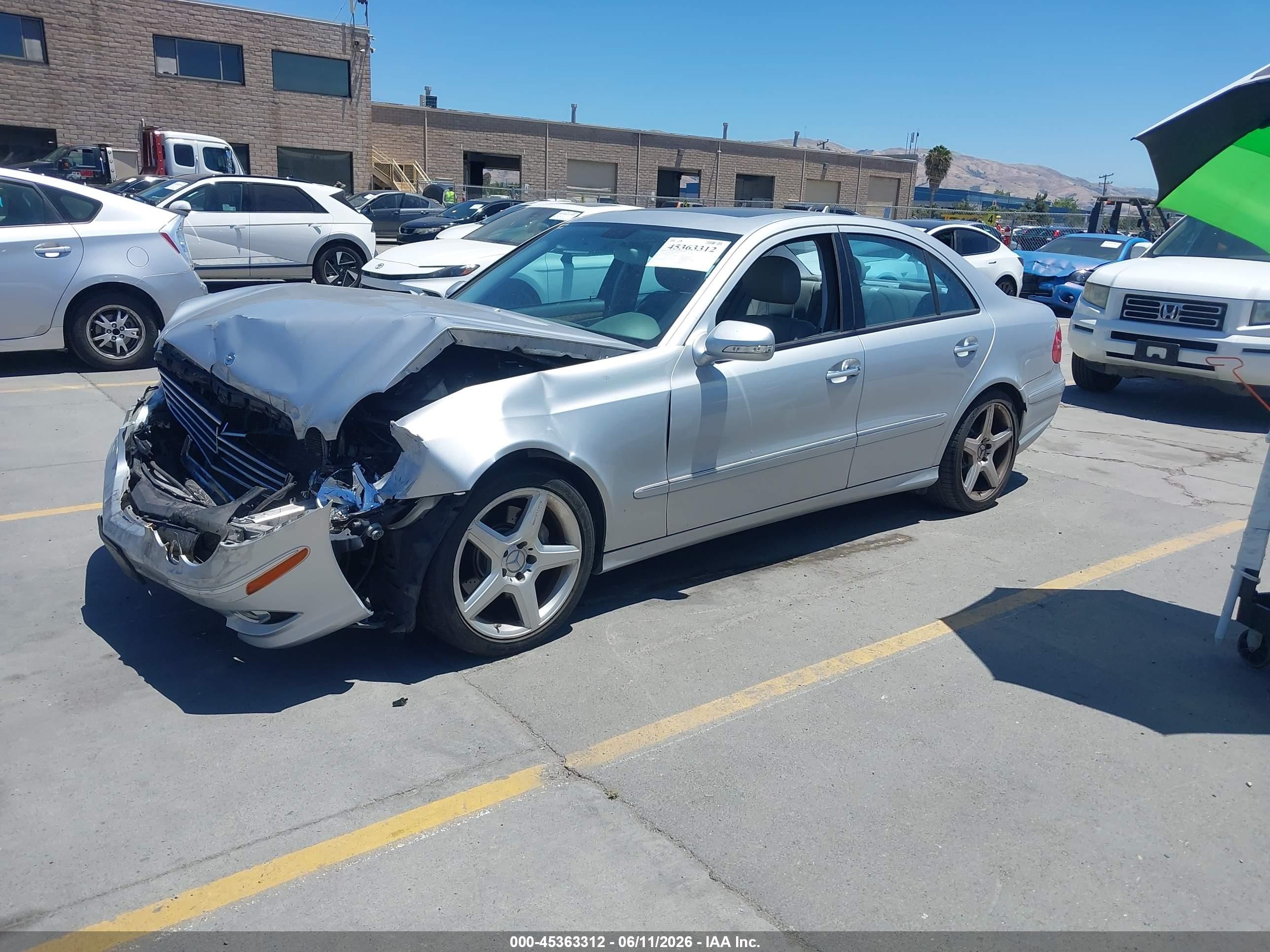 2009 Mercedes-benz E 350   Gray vin: WDBUF56X09B372651