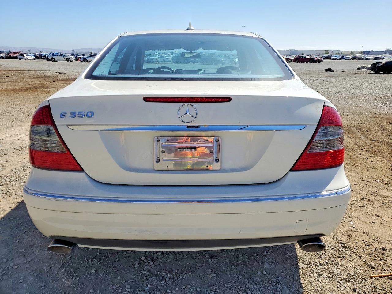 2009 Mercedes-benz E 350 White vin: WDBUF56X09B419774