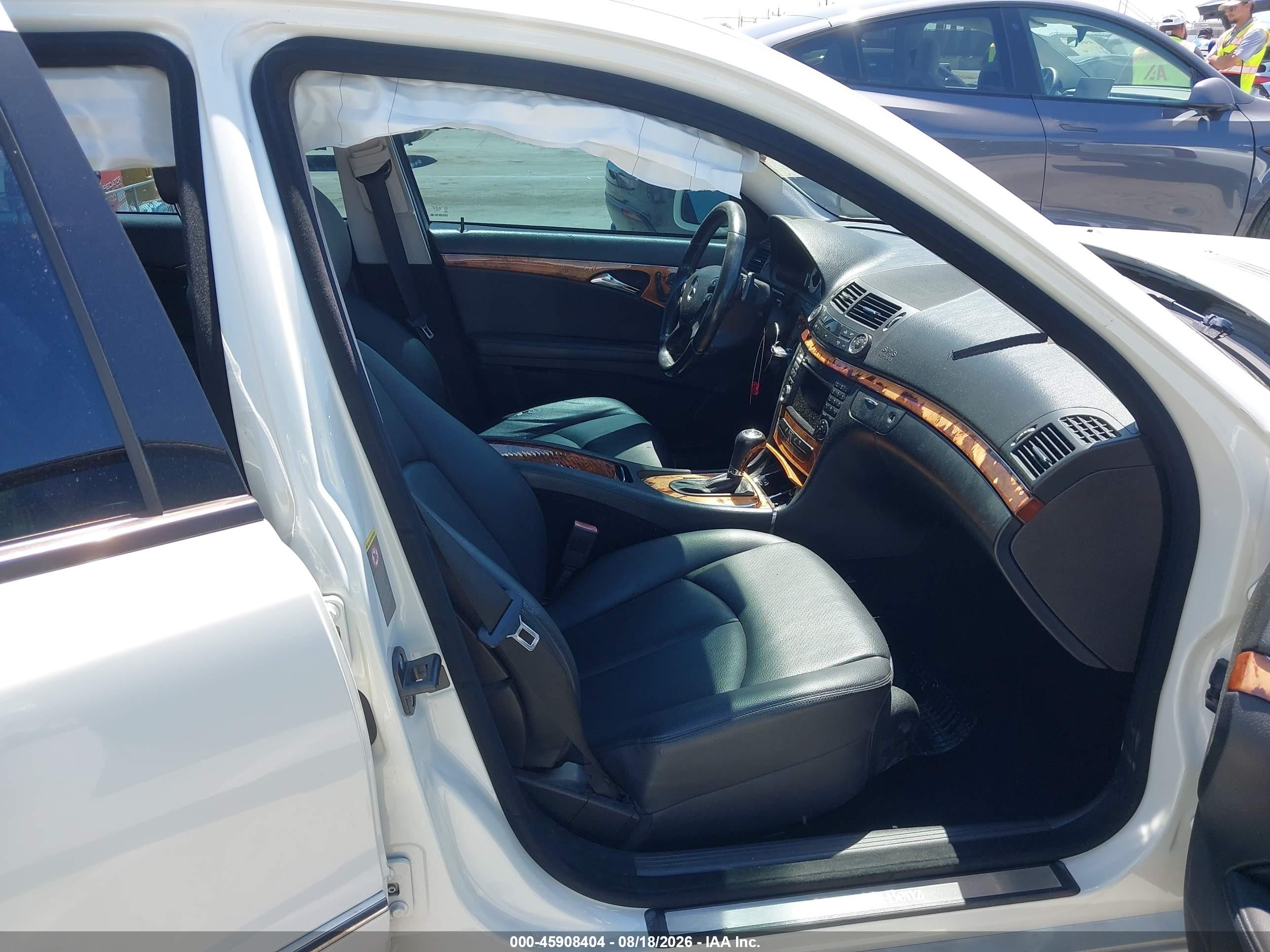 2009 Mercedes-benz E 350   White vin: WDBUF56X09B436459