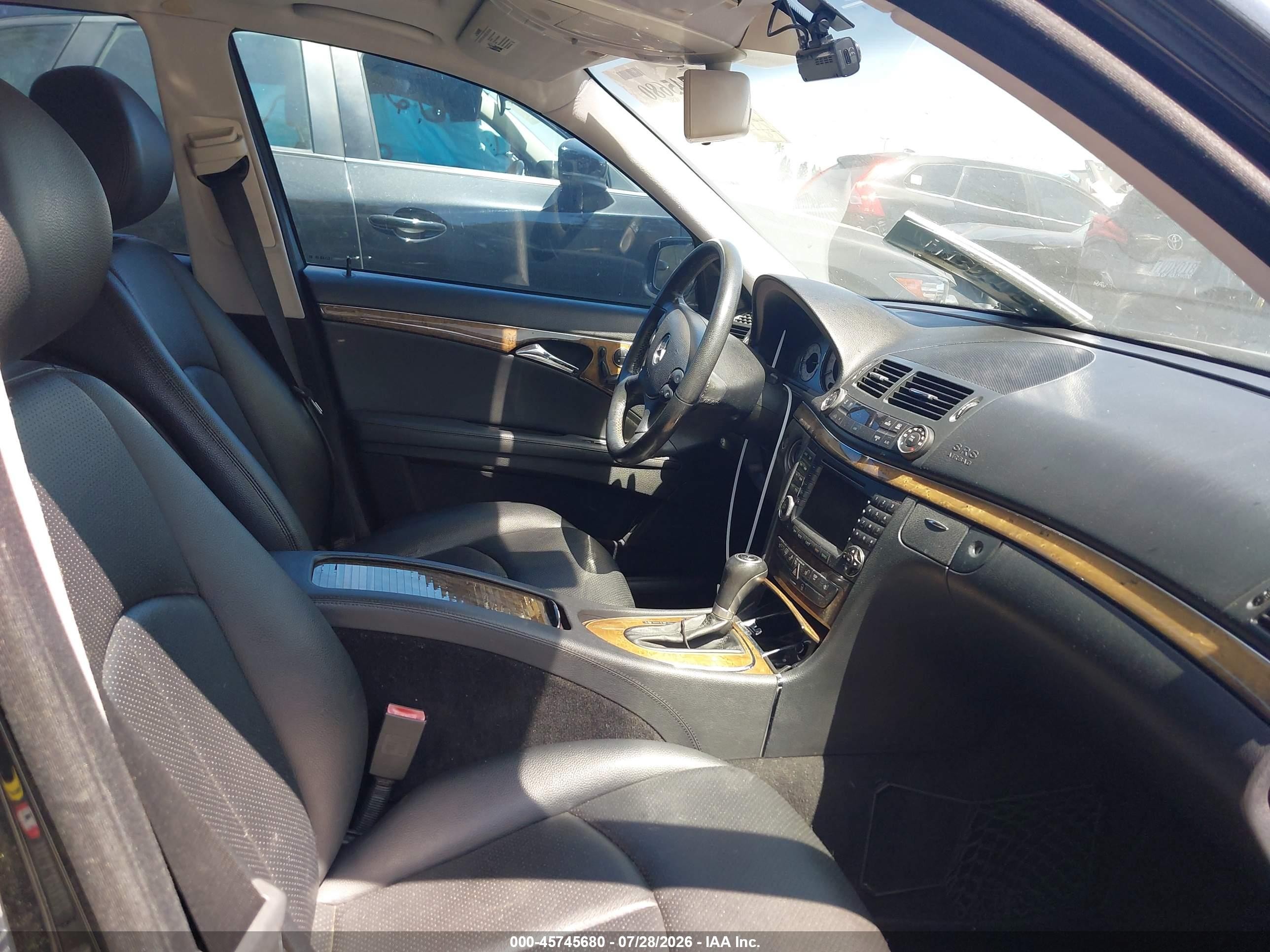 2007 Mercedes-benz E 350   Black vin: WDBUF56X17A993433