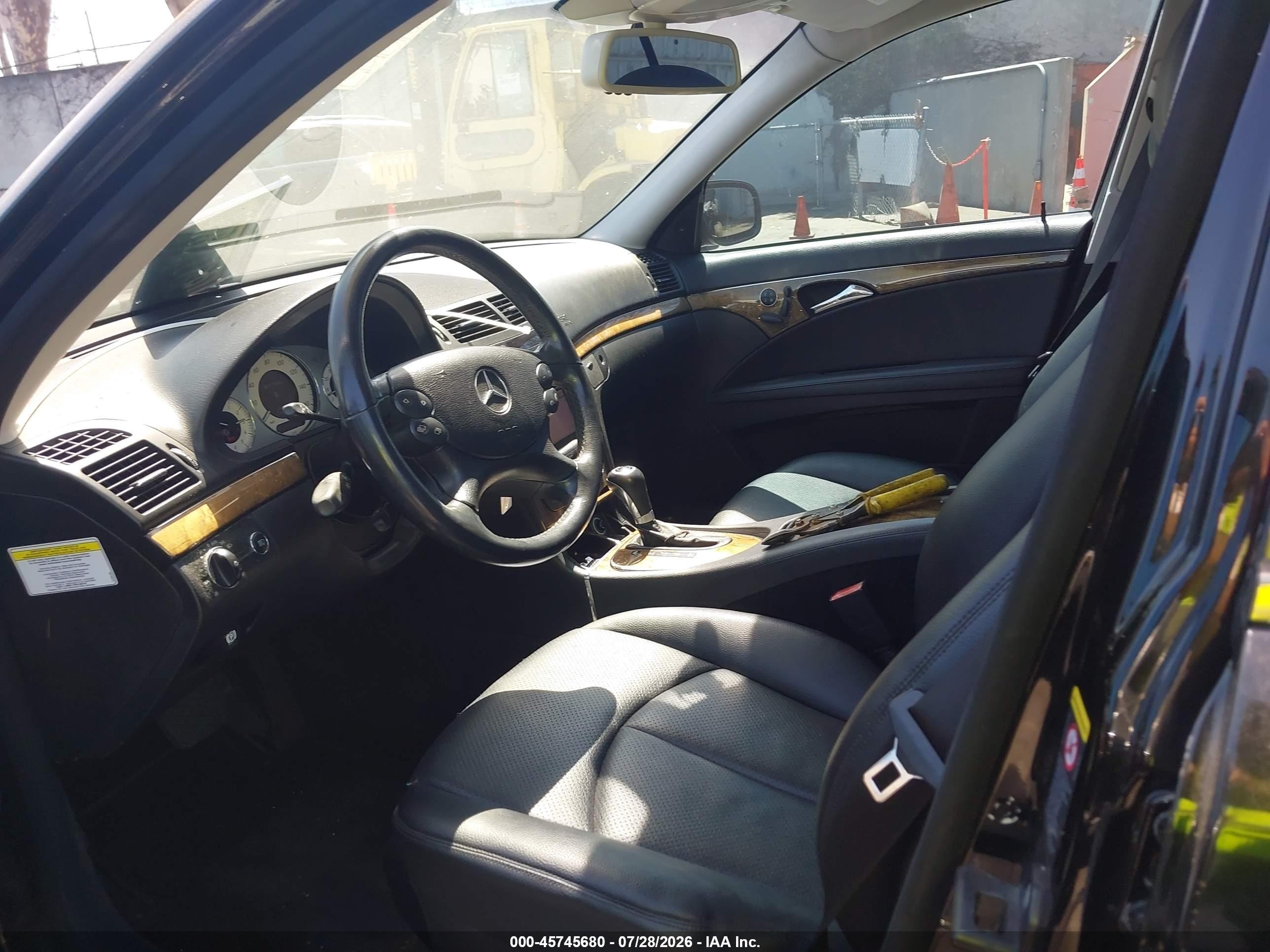 2007 Mercedes-benz E 350   Black vin: WDBUF56X17A993433