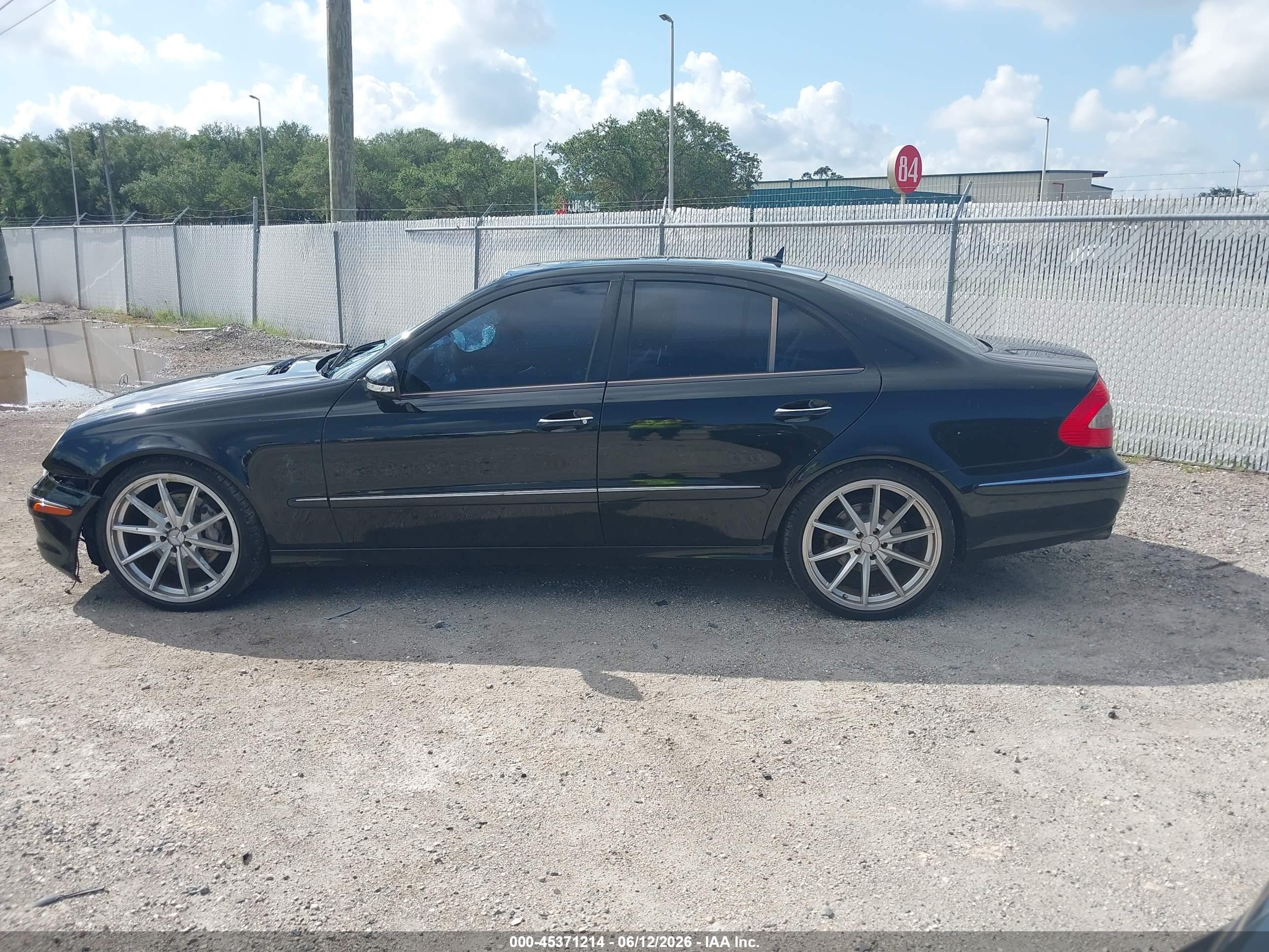 2007 Mercedes-benz E 350   Черный vin: WDBUF56X17B112885