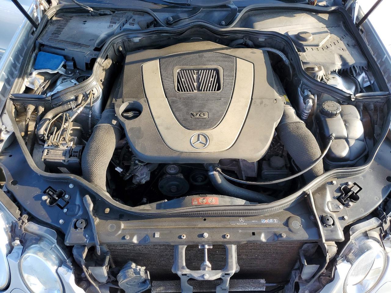 2008 Mercedes-benz E 350 Silver vin: WDBUF56X18B259161