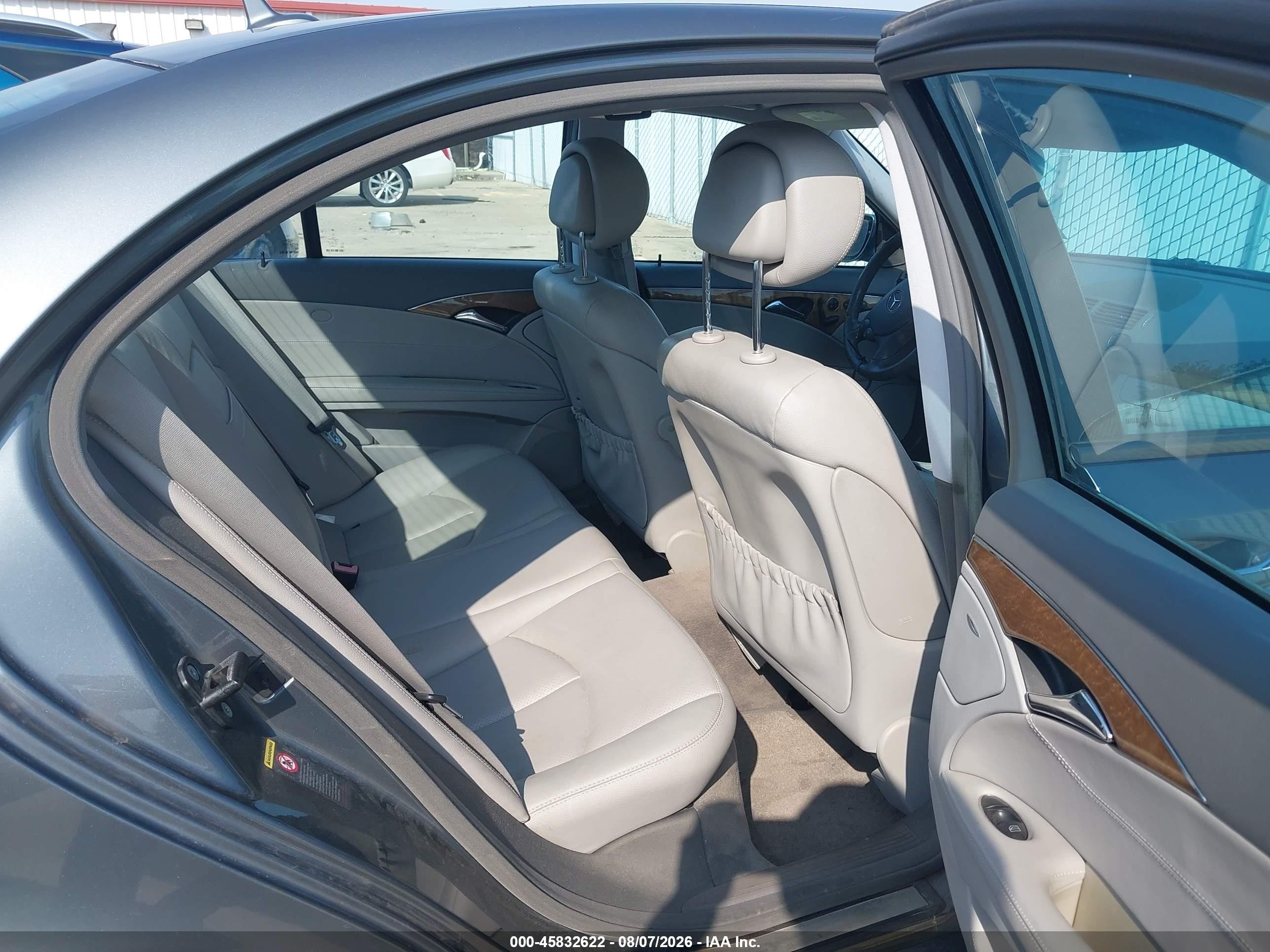 2008 Mercedes-benz E 350   Gray vin: WDBUF56X18B304227