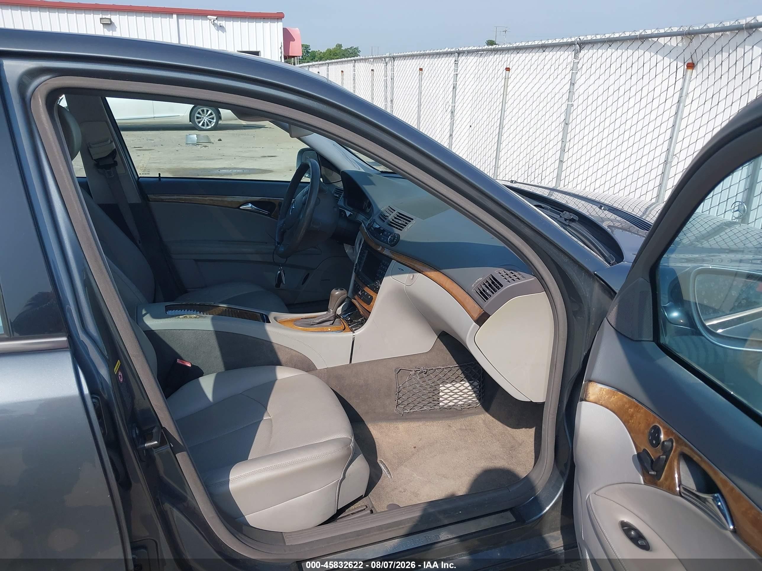 2008 Mercedes-benz E 350   Gray vin: WDBUF56X18B304227