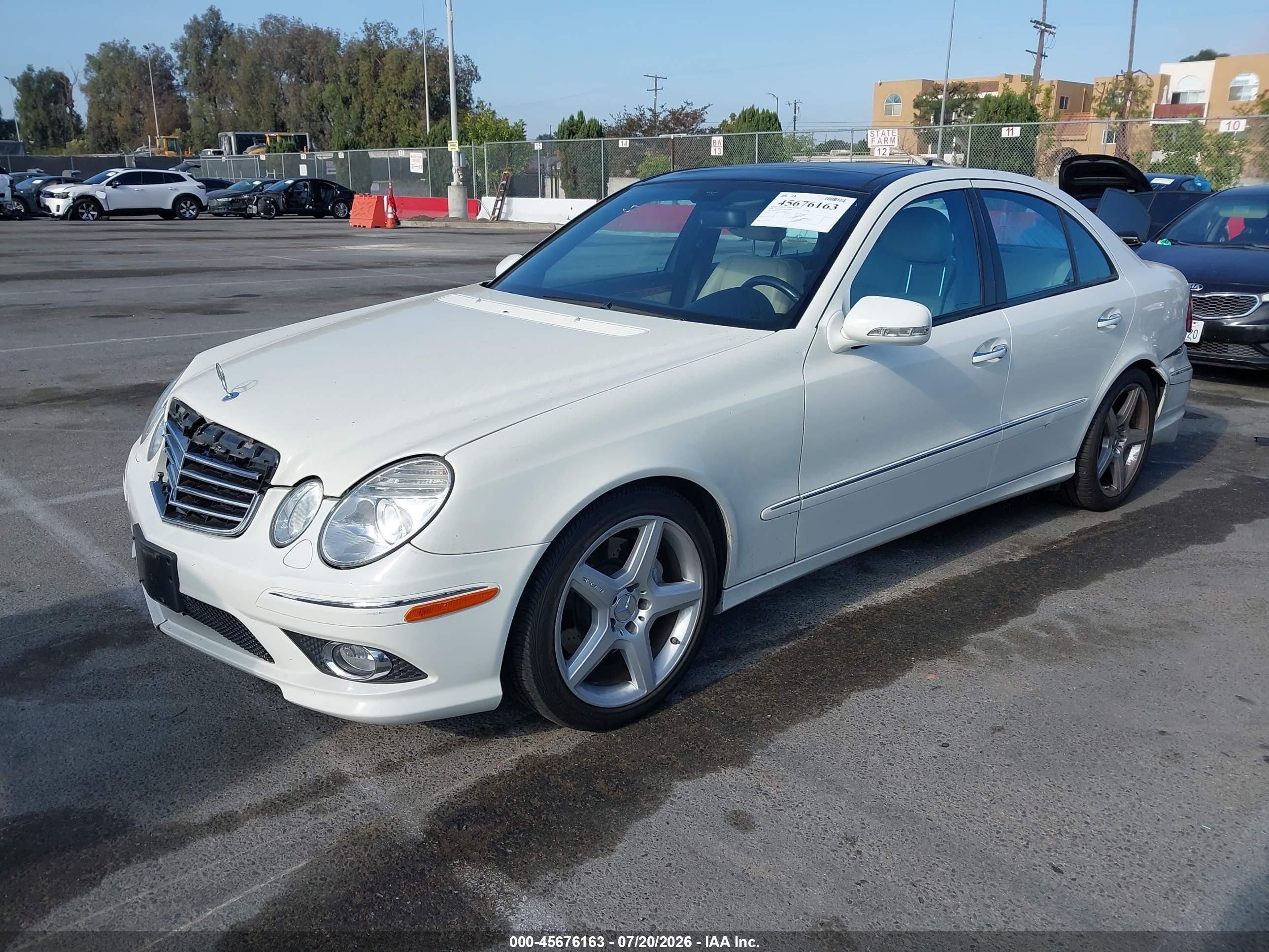2009 Mercedes-benz E 350   White vin: WDBUF56X19B391533
