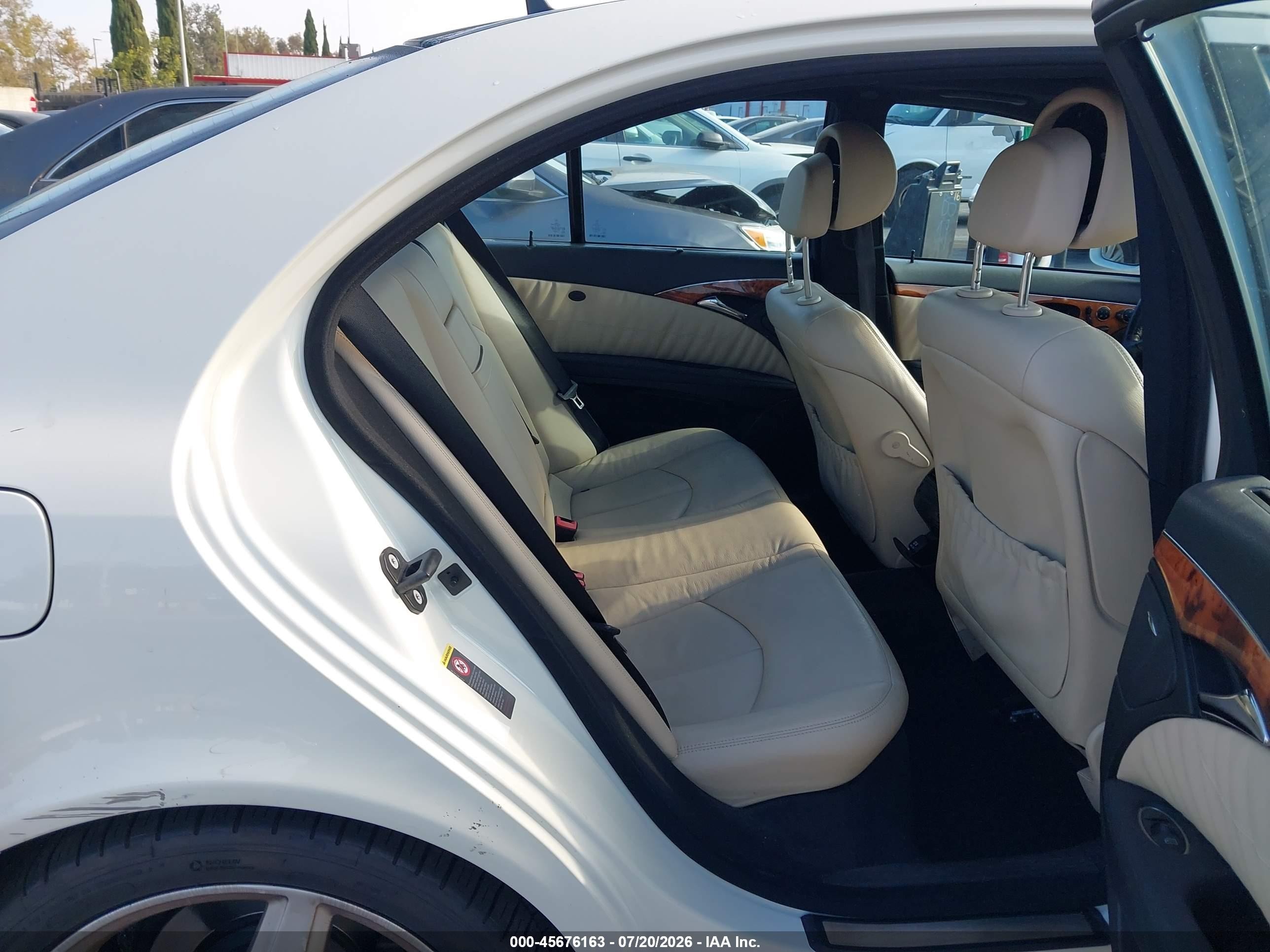 2009 Mercedes-benz E 350   White vin: WDBUF56X19B391533