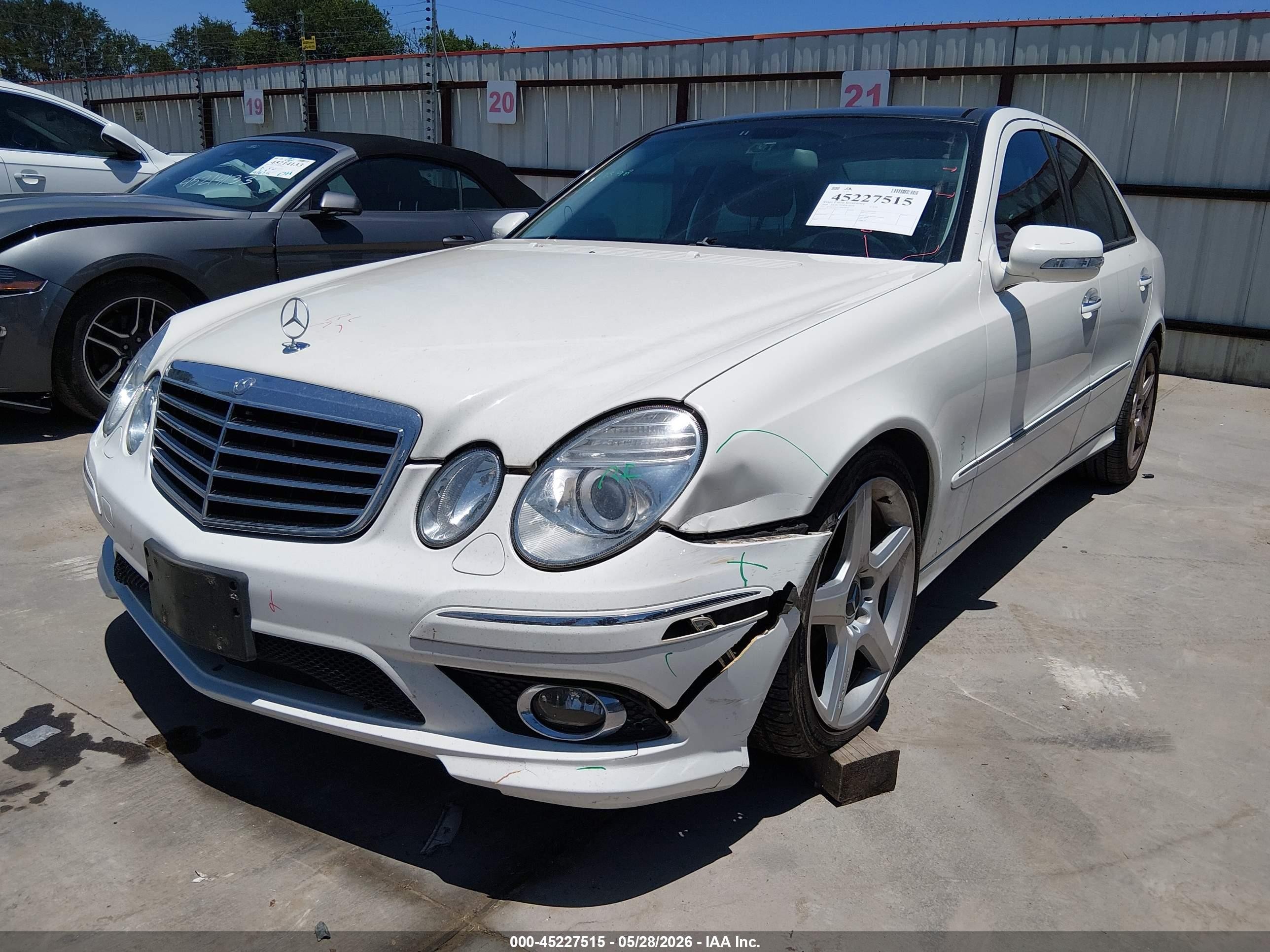 2009 Mercedes-benz E 350   White vin: WDBUF56X19B438043