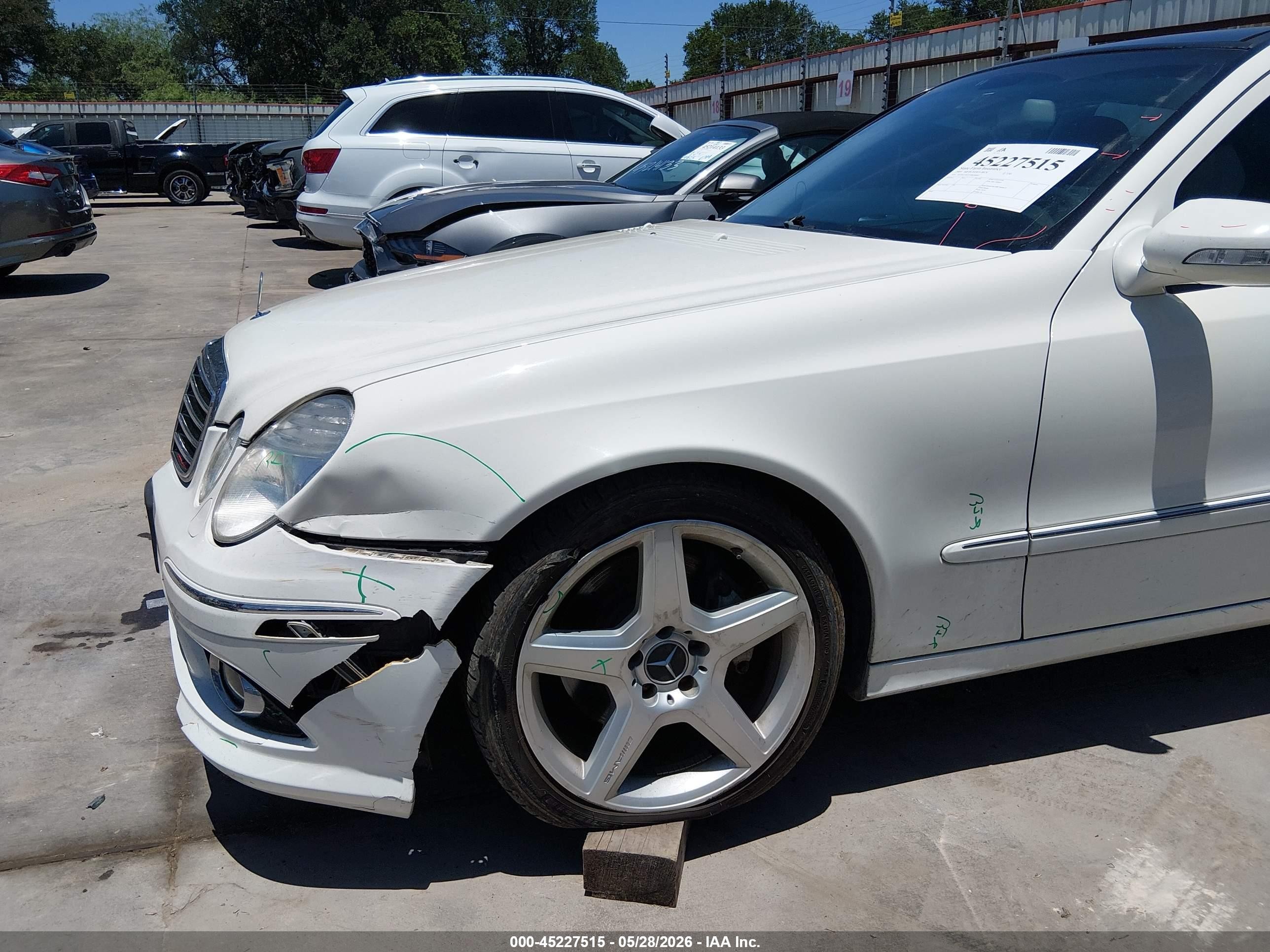 2009 Mercedes-benz E 350   White vin: WDBUF56X19B438043