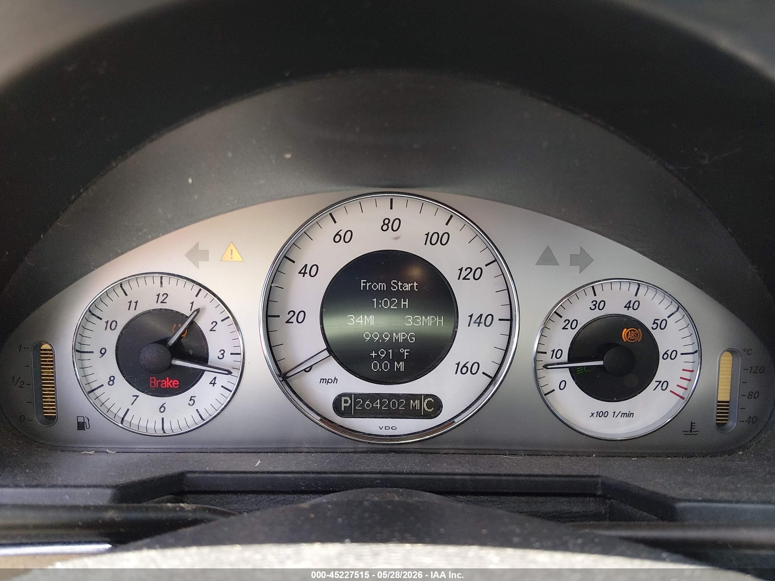 2009 Mercedes-benz E 350   White vin: WDBUF56X19B438043